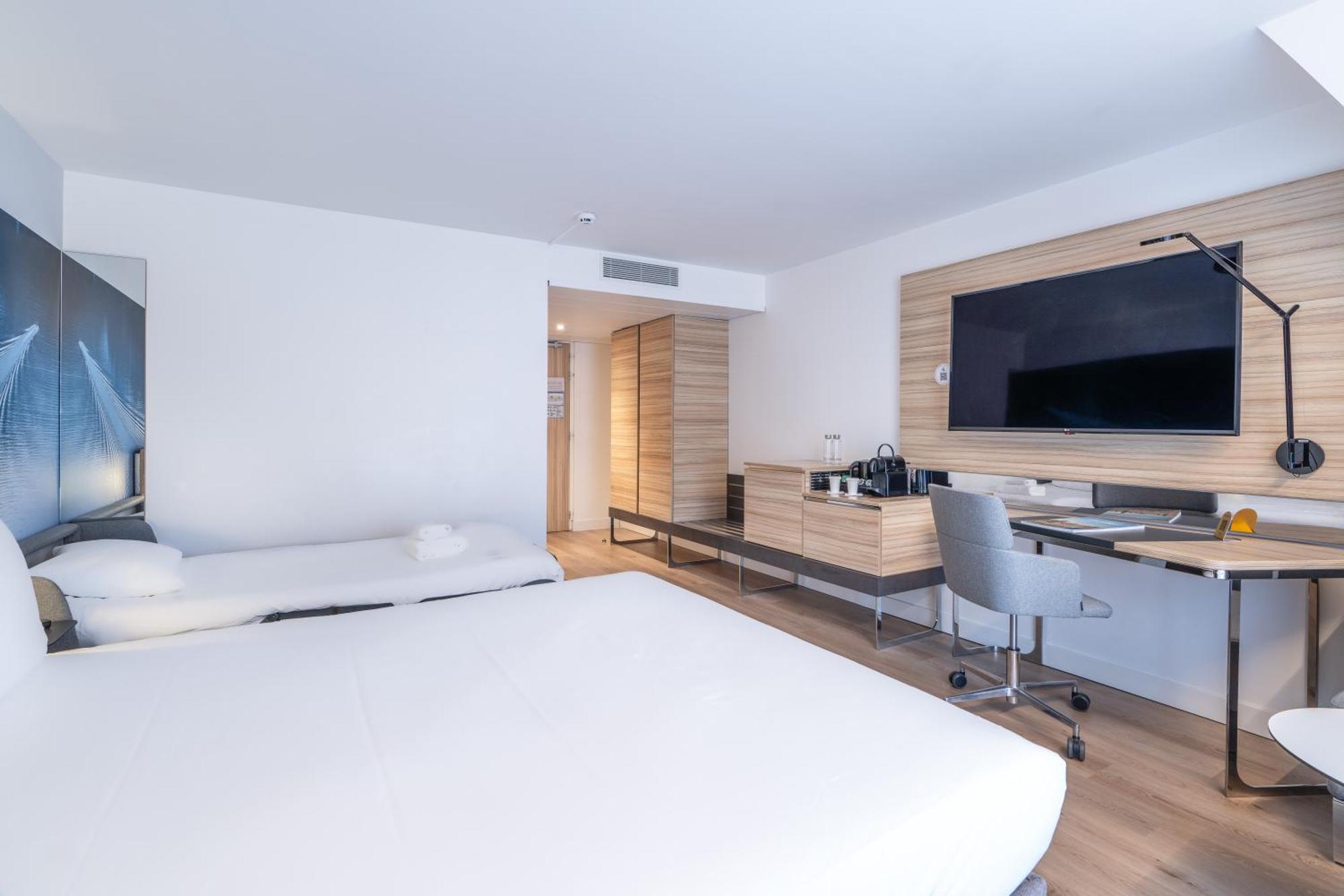 Executive Double Room Sofa Bed Balcony