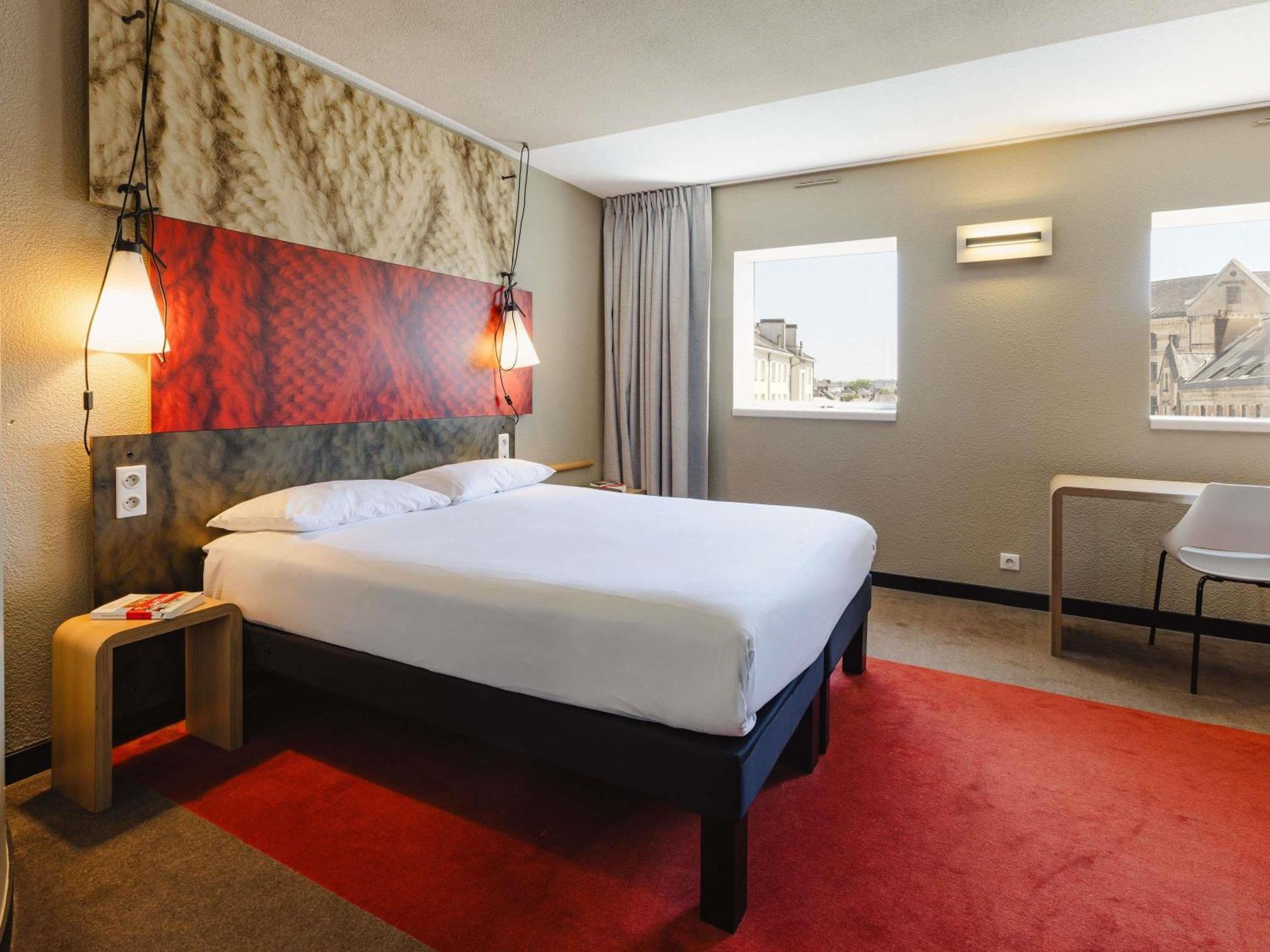 Standard Room 1 Double Bed 2 Single Beds