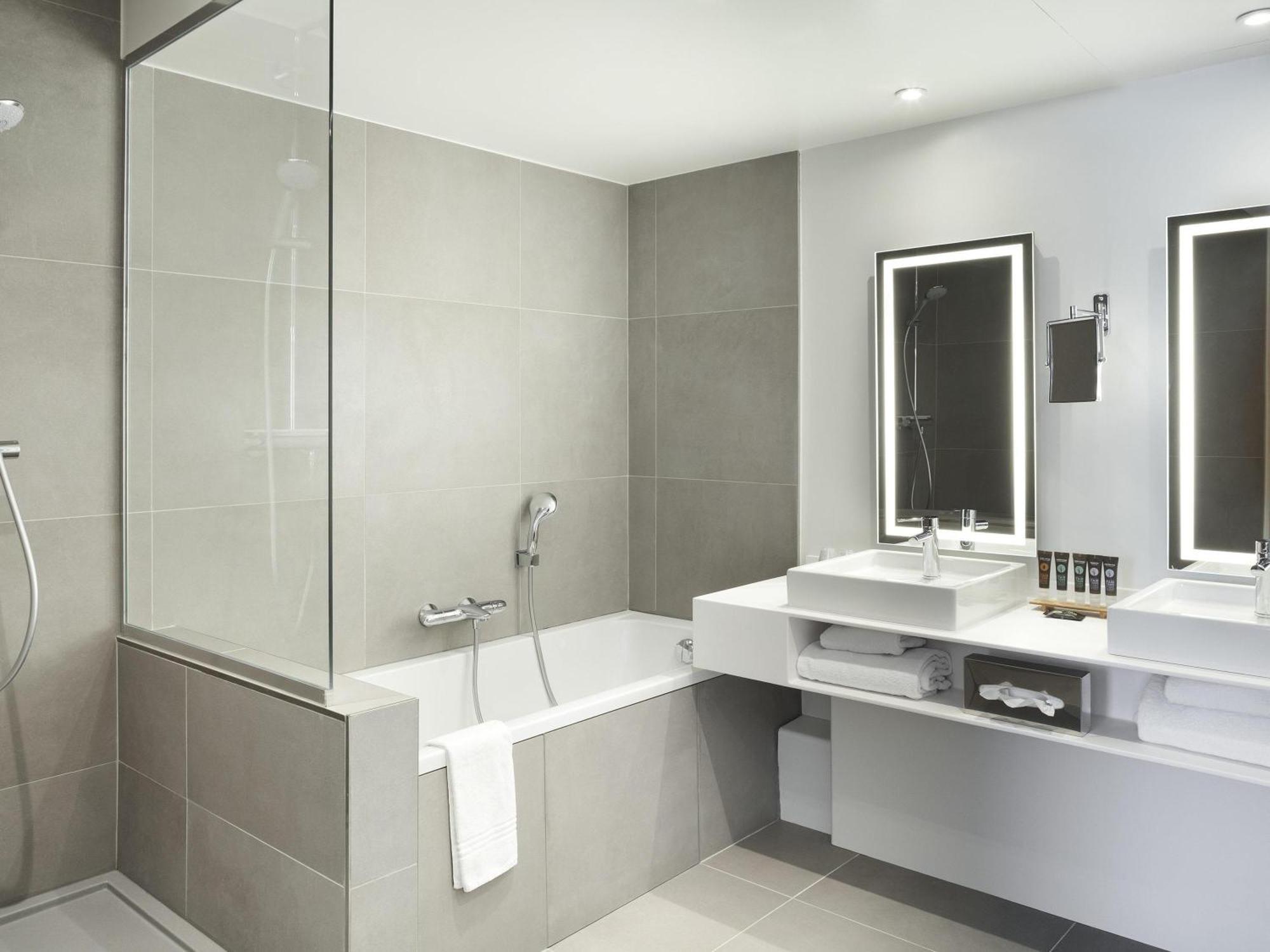 Suite with One Double Bed and Sofa Bed,1704862326:JPEG