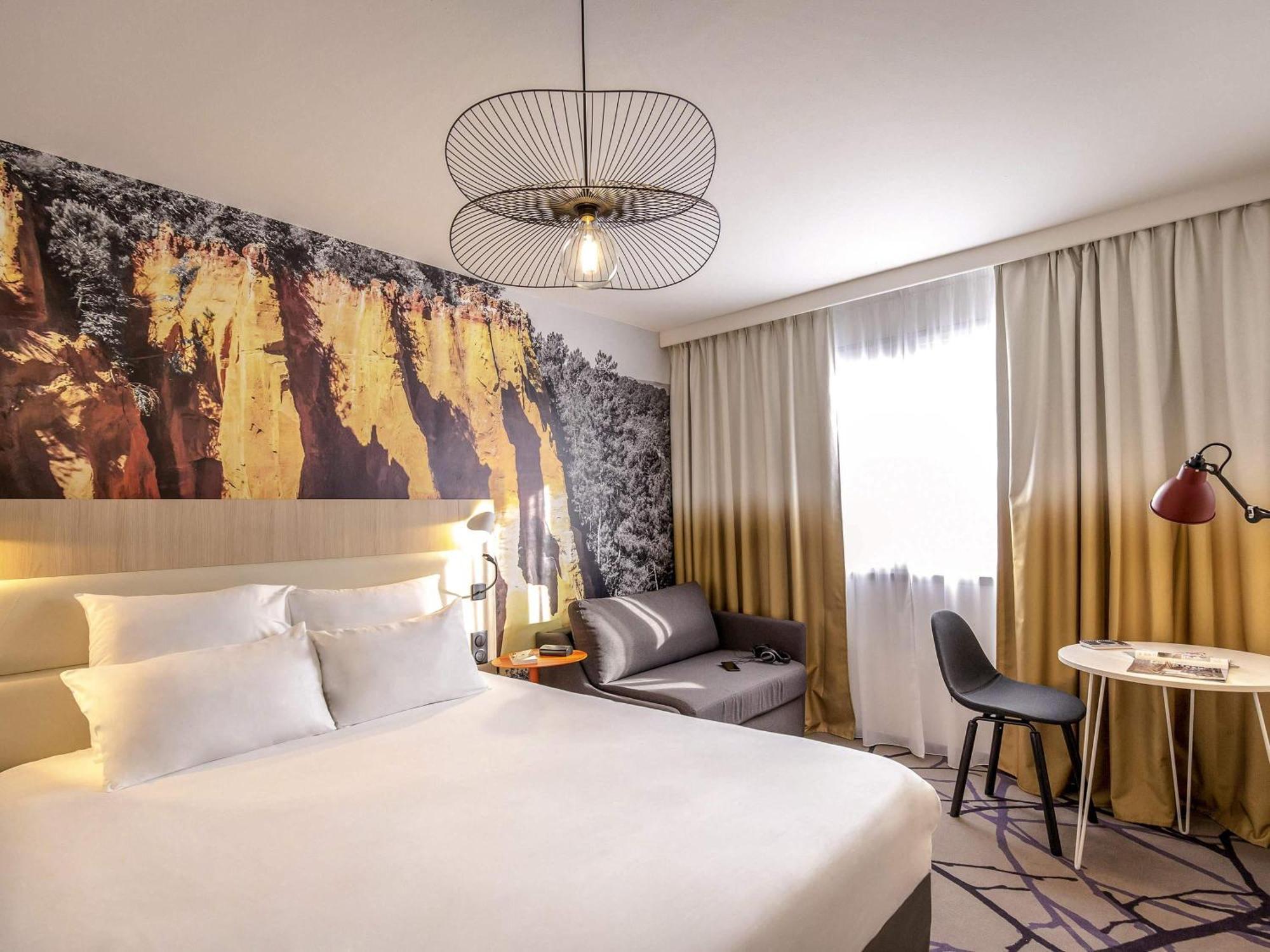 Classic Room with One Double Bed and One Single Bed,1730004309:JPEG