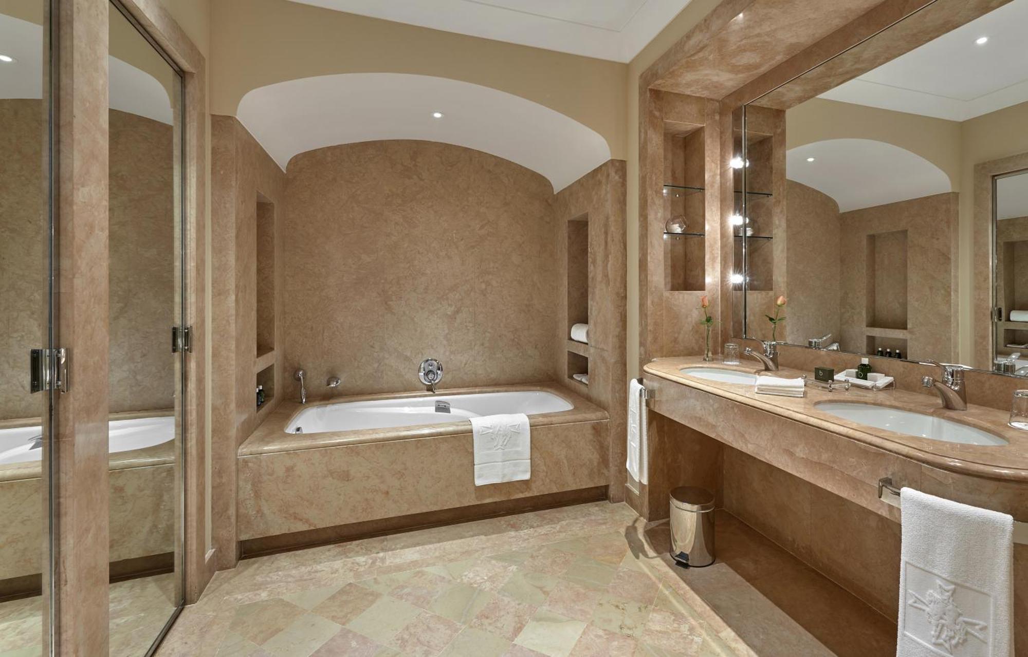 Classic Junior Suite