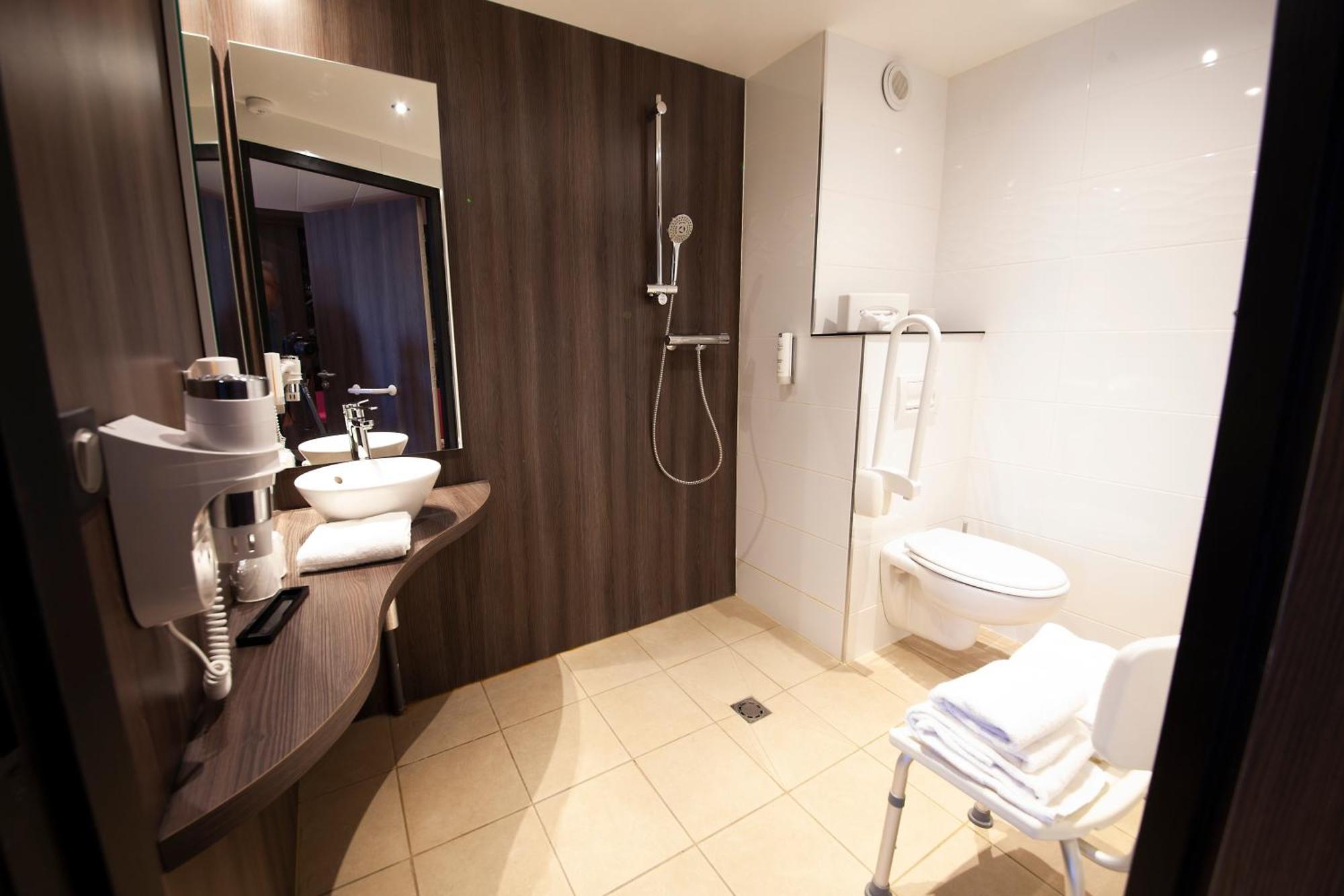 Queen Room Disability Access