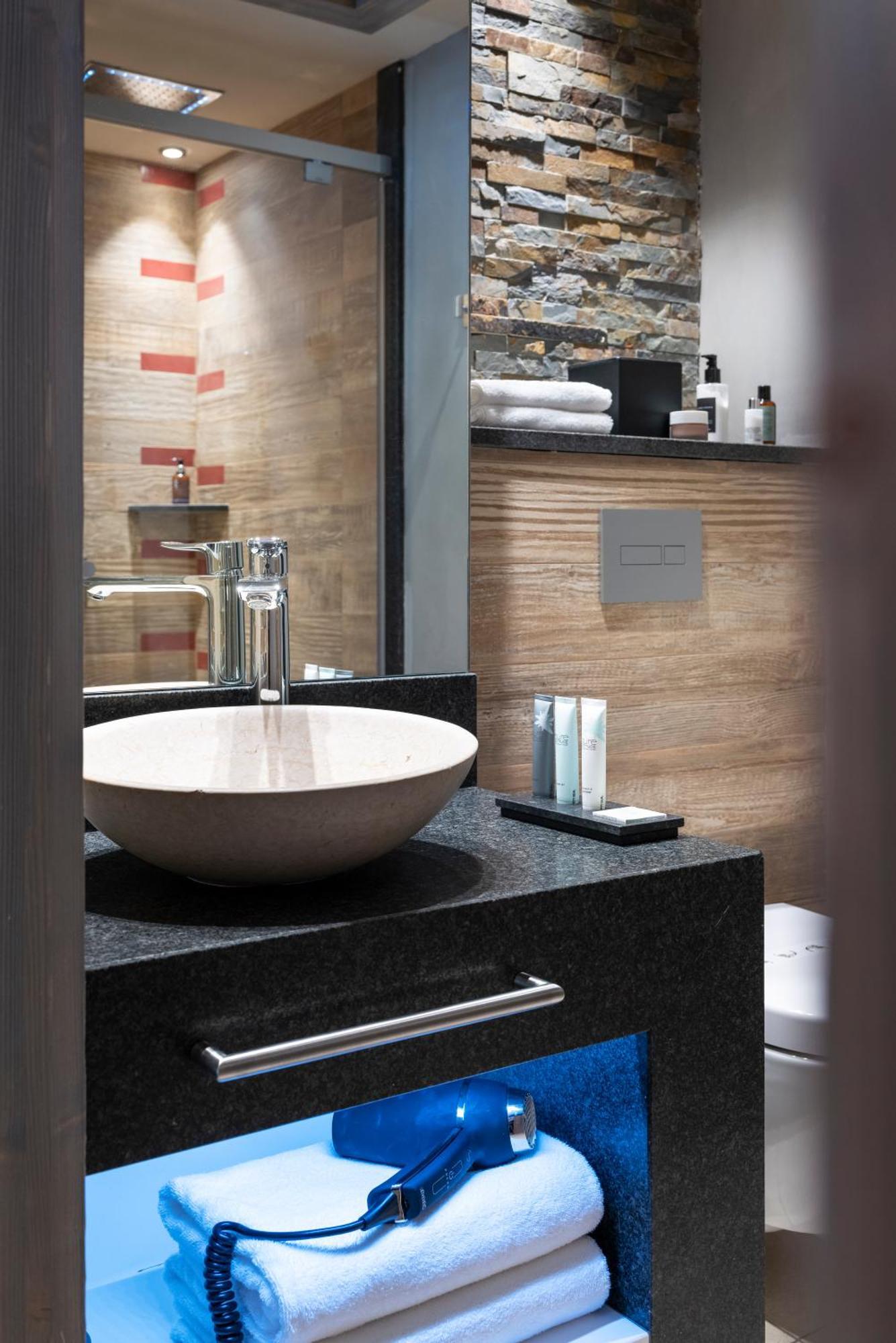 Family Suite Apartment Spa Access