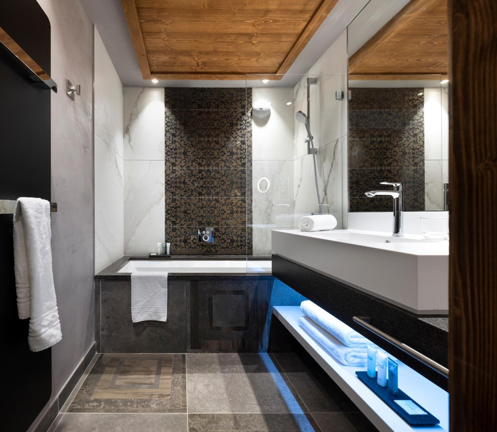 Family Suite Spa Access