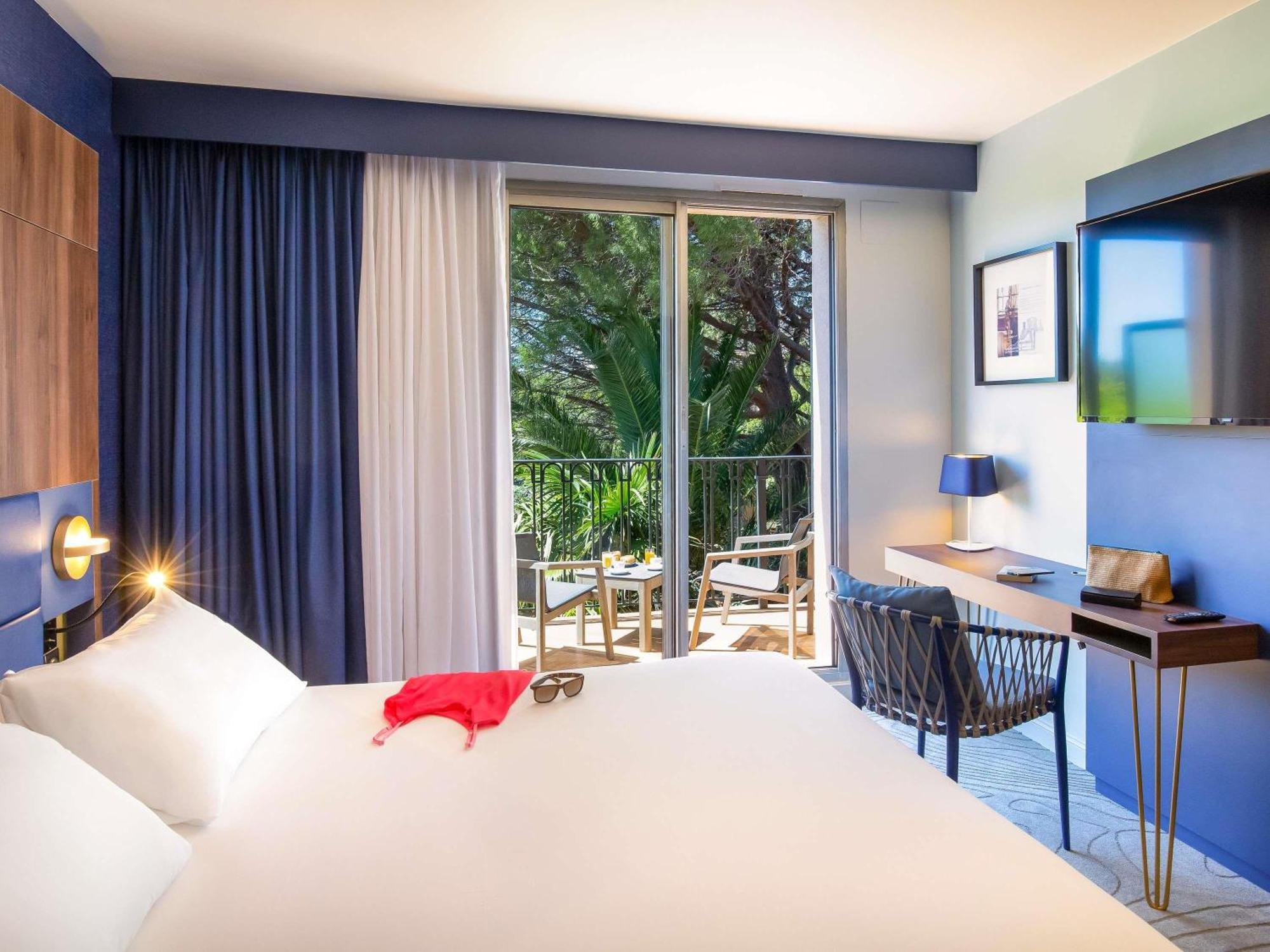 Privilege Doppelzimmer mit Balkon und Gartenblick