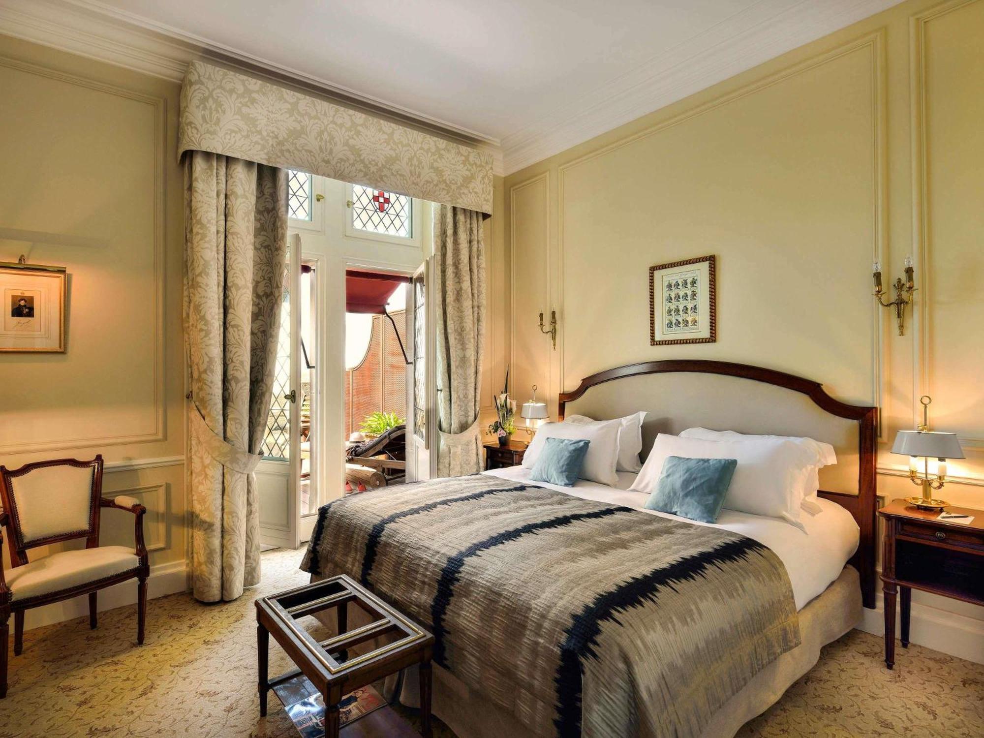 Habitación superior con terraza y vistas al jardín - Cama extragrande