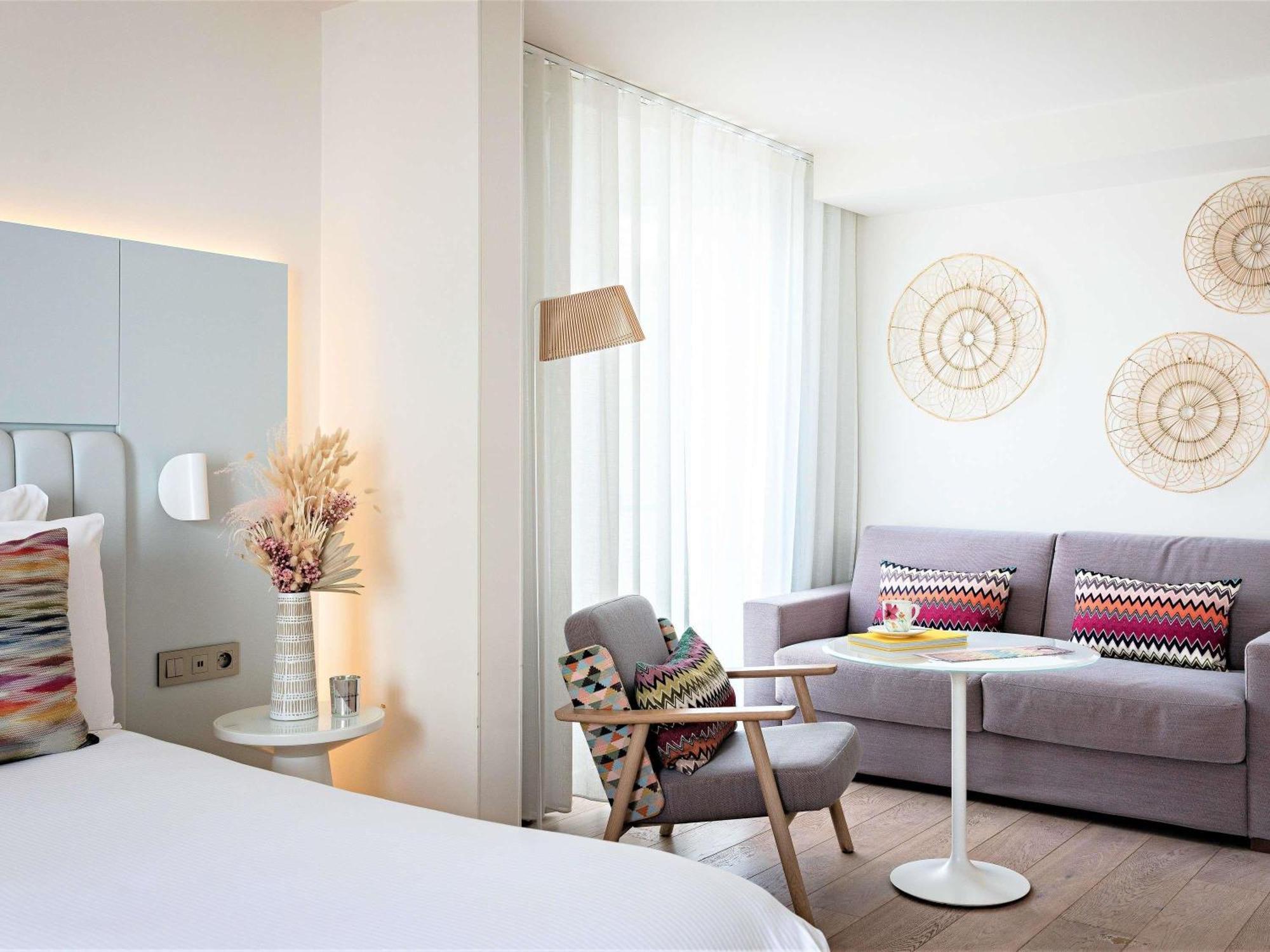 Suite Junior avec Lit King-Size ou Lits Jumeaux et Canapé Convertible