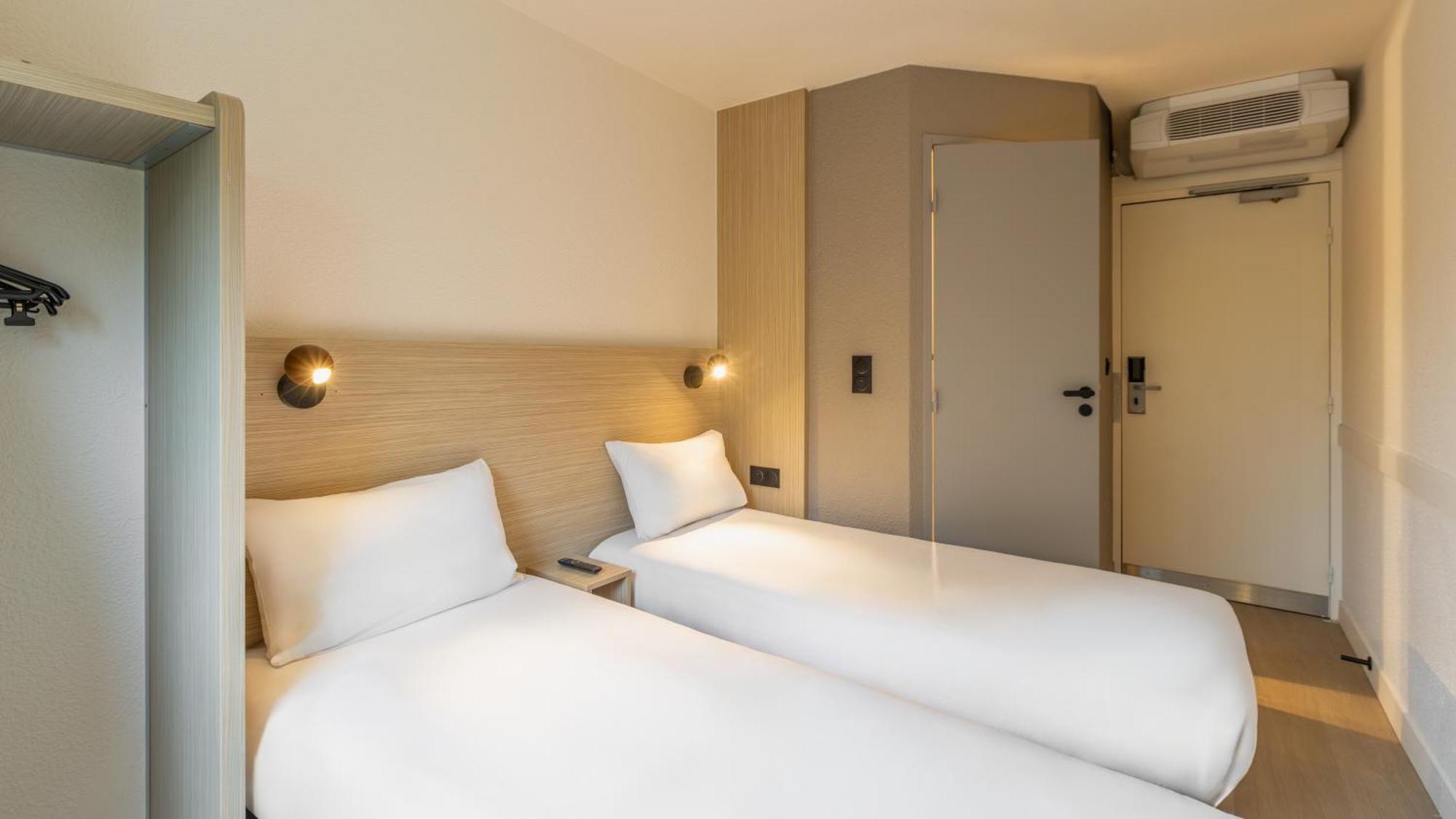 Standard Room - 2 Single Beds,1716989837:JPEG