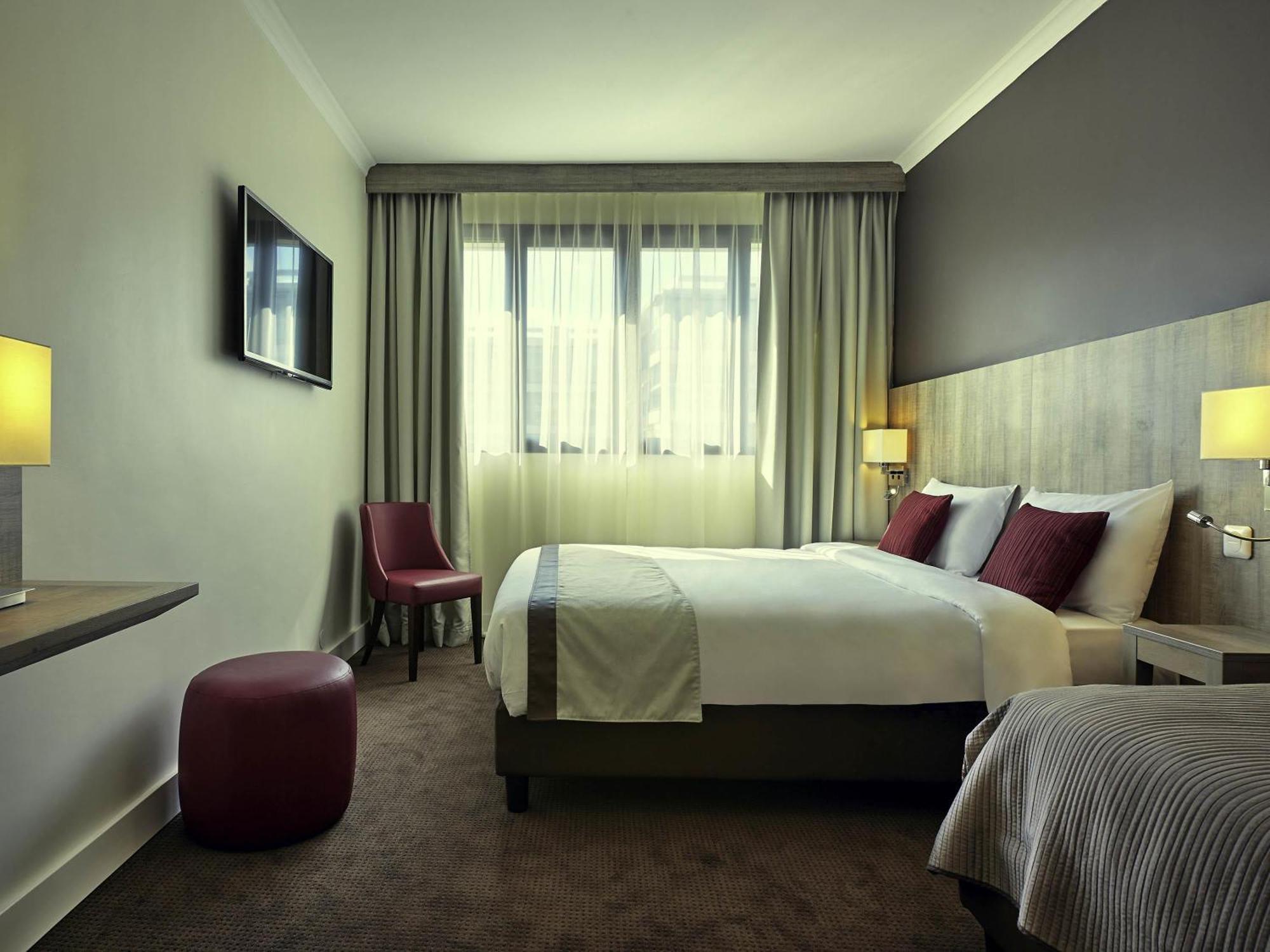 Classic Room with 1 double bed and twin beds,1730003653:JPEG