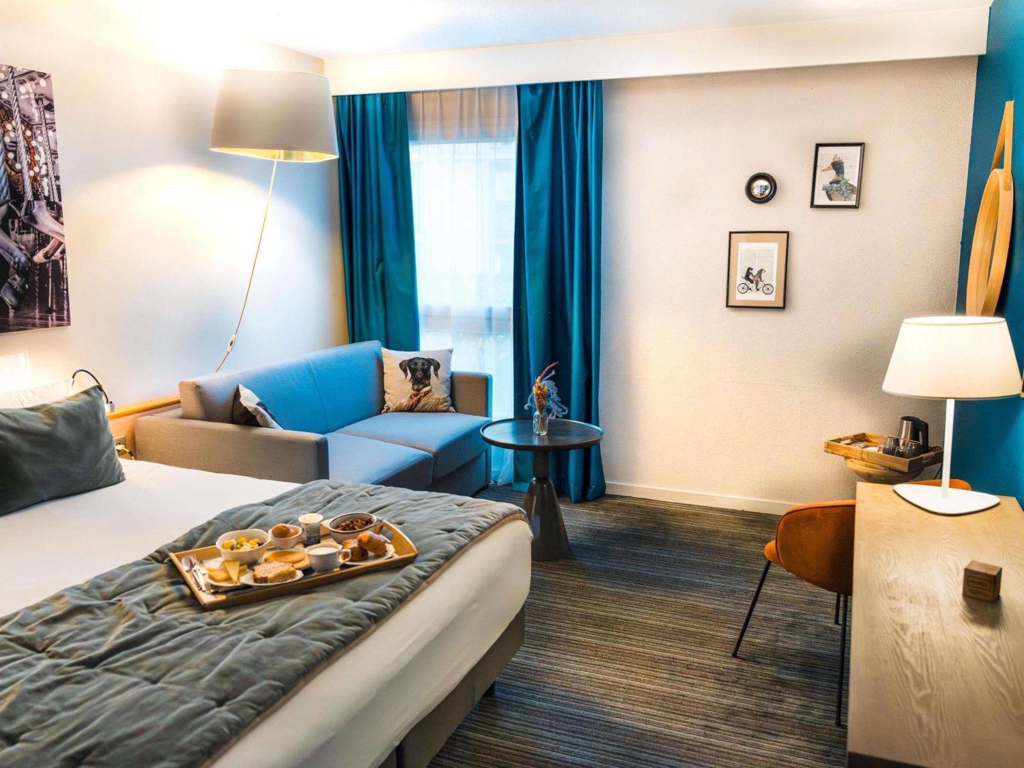 Classic Family Room,1717001295:JPEG