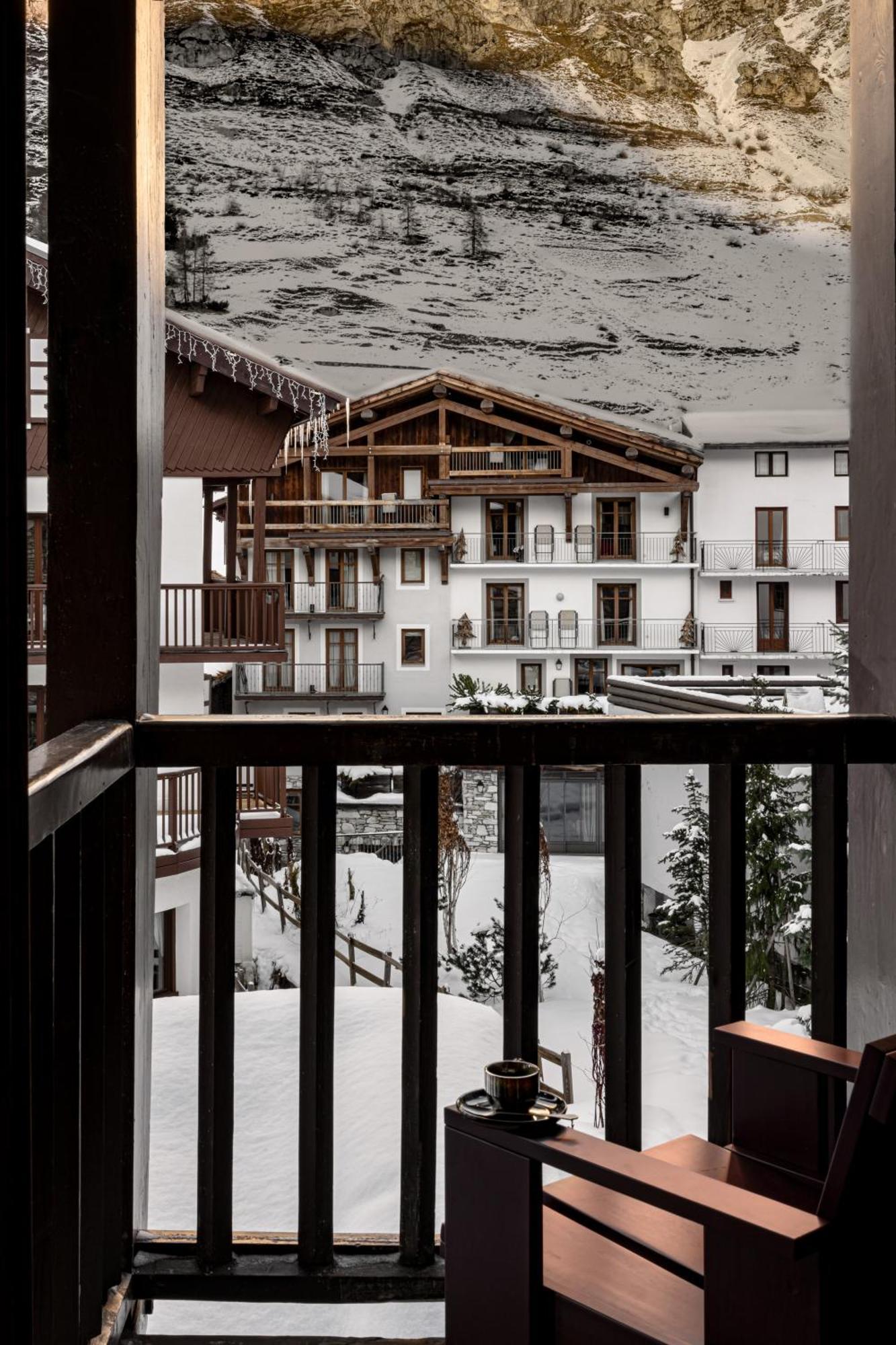 Glacier Suite with Balcony,1722884359:JPEG