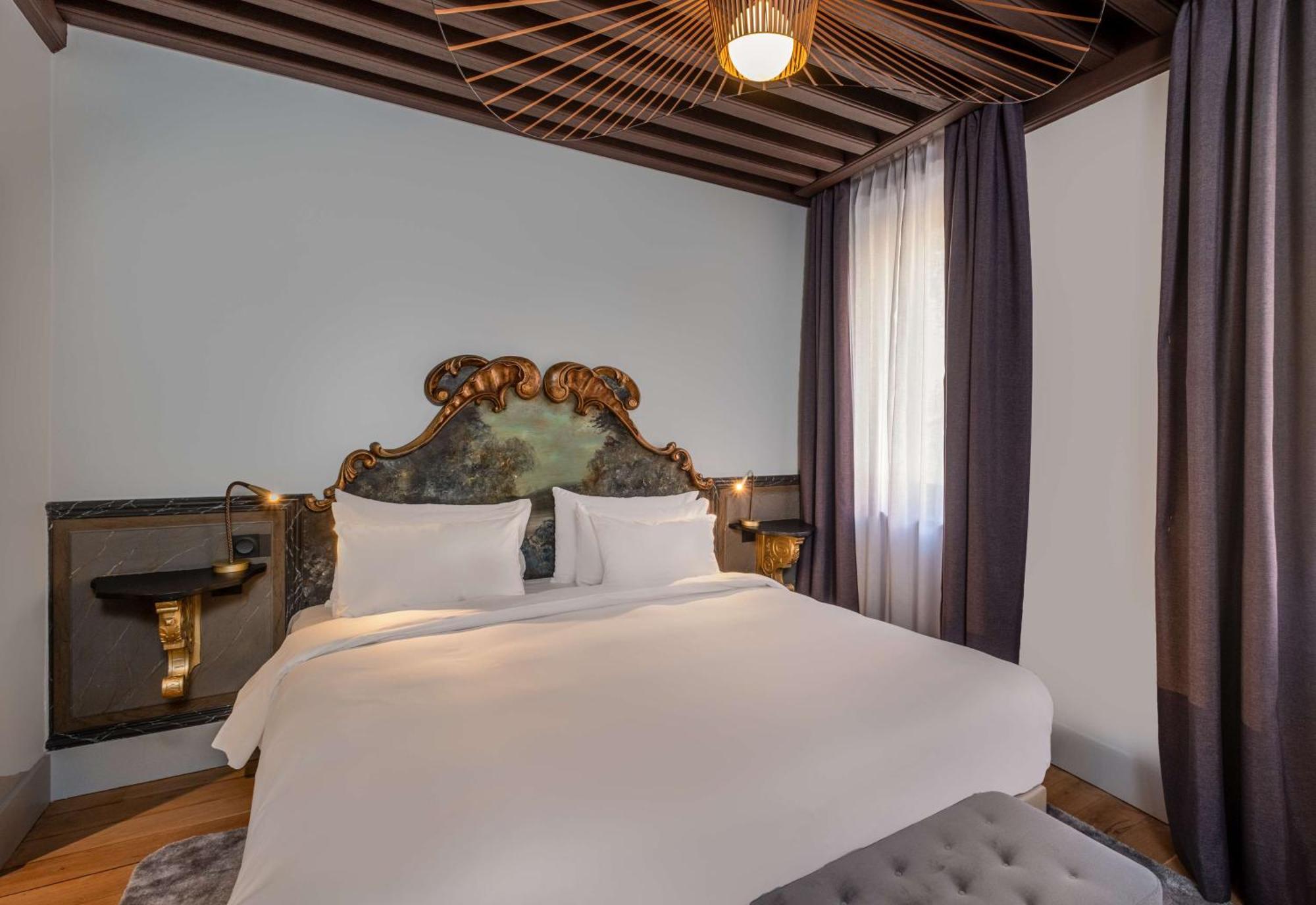 Premium Double Room,1729983299:JPEG