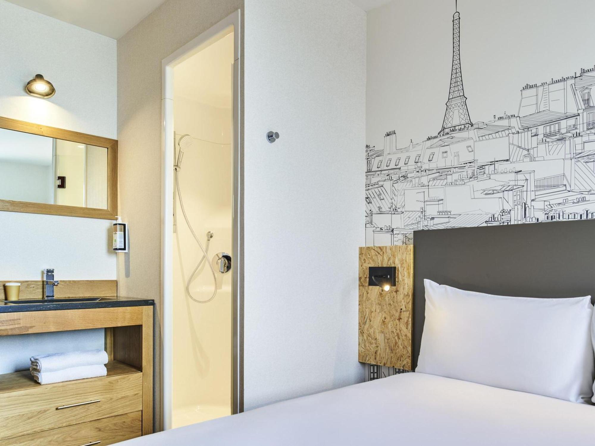Zimmer Pop mit Doppelbett