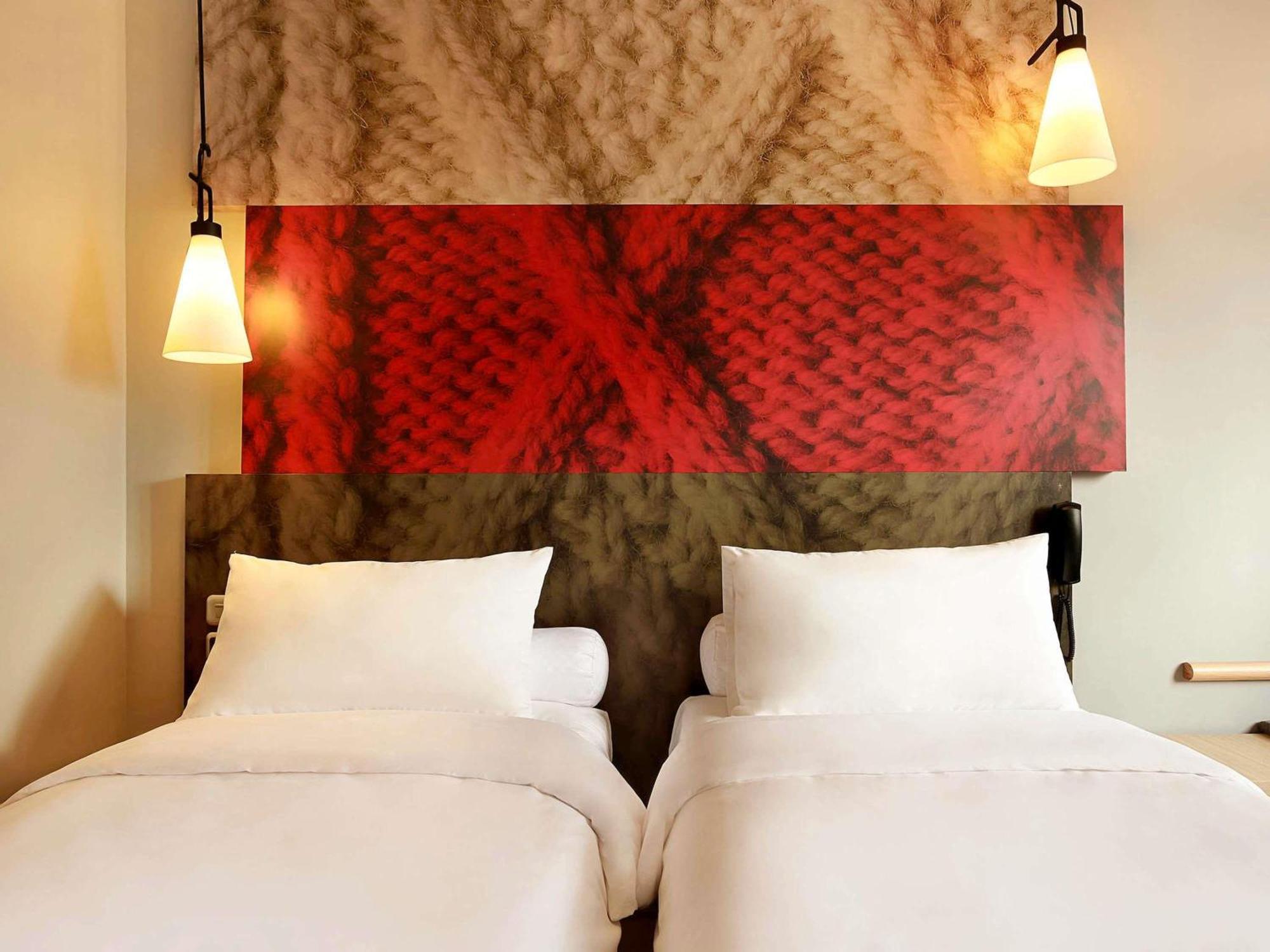 Standard Room with Two Single Beds
