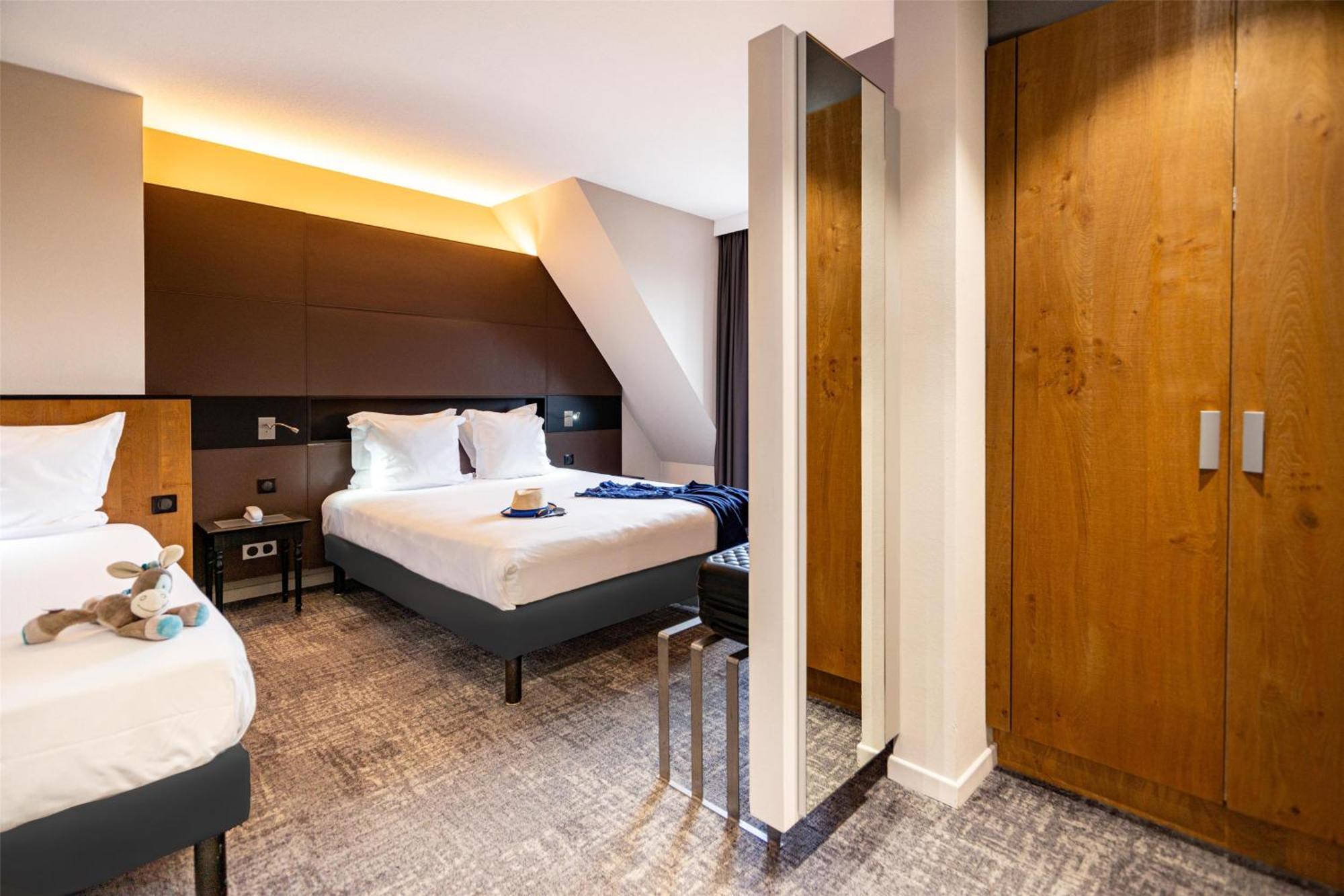 Comfort Room One Queen Bed One Single Bed Non-Smoking
