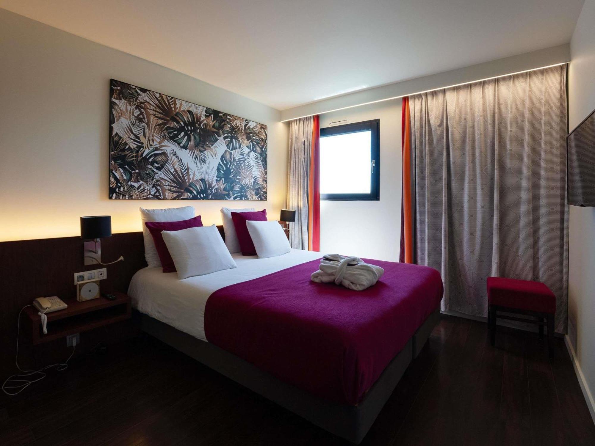 Standard Double Room with Sofa,1704886693:JPEG