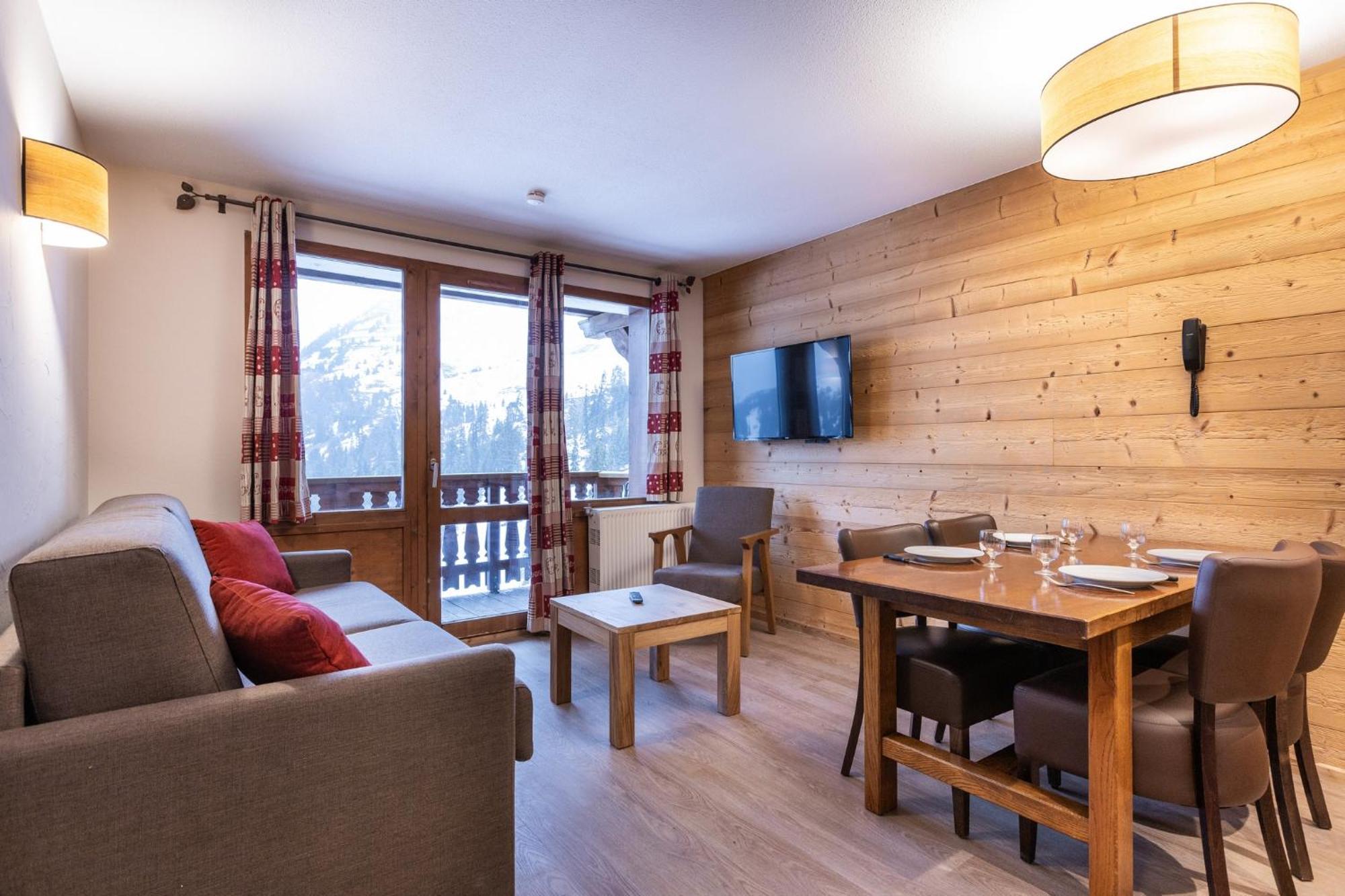 2-Room Apartment 2 or