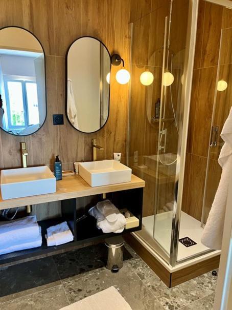 Superior Double Room with Pool view,1746818204:JPEG