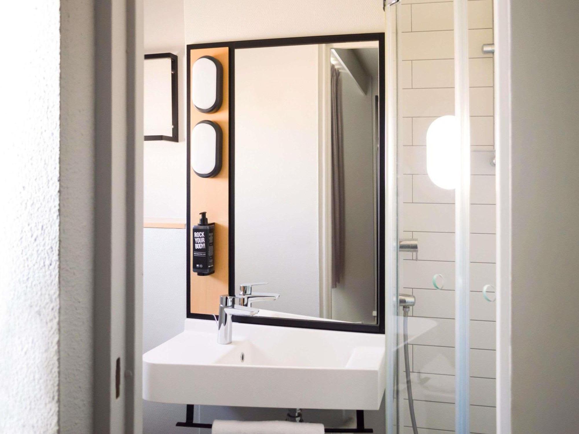 Quarto Twin Standard