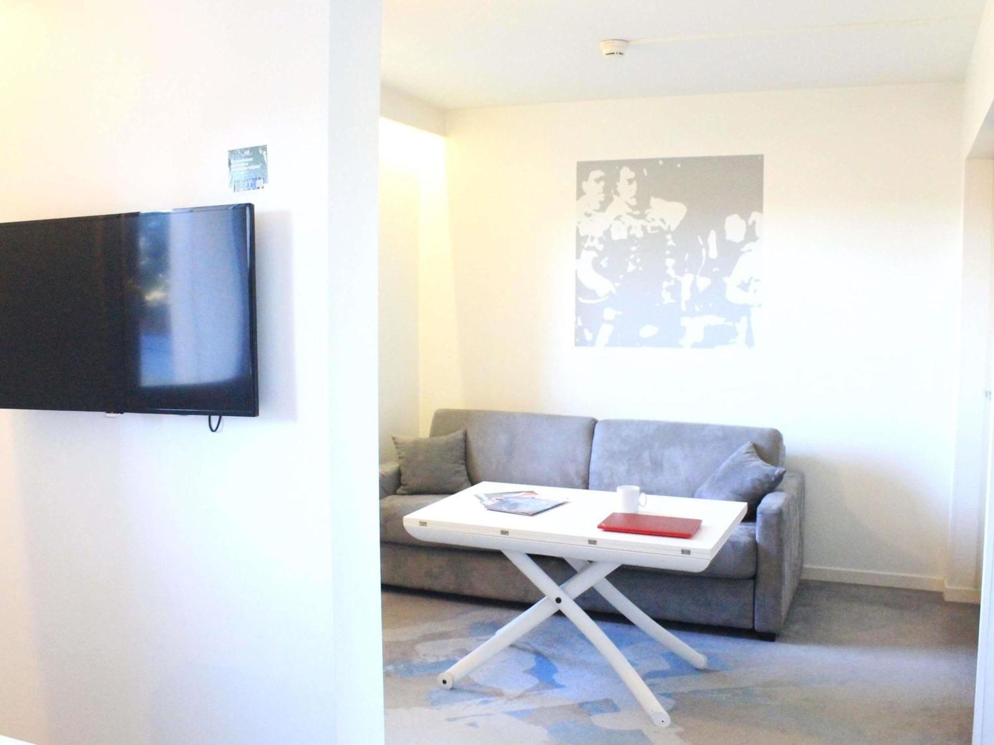 Standard Family Suite One Double Bed Sofa