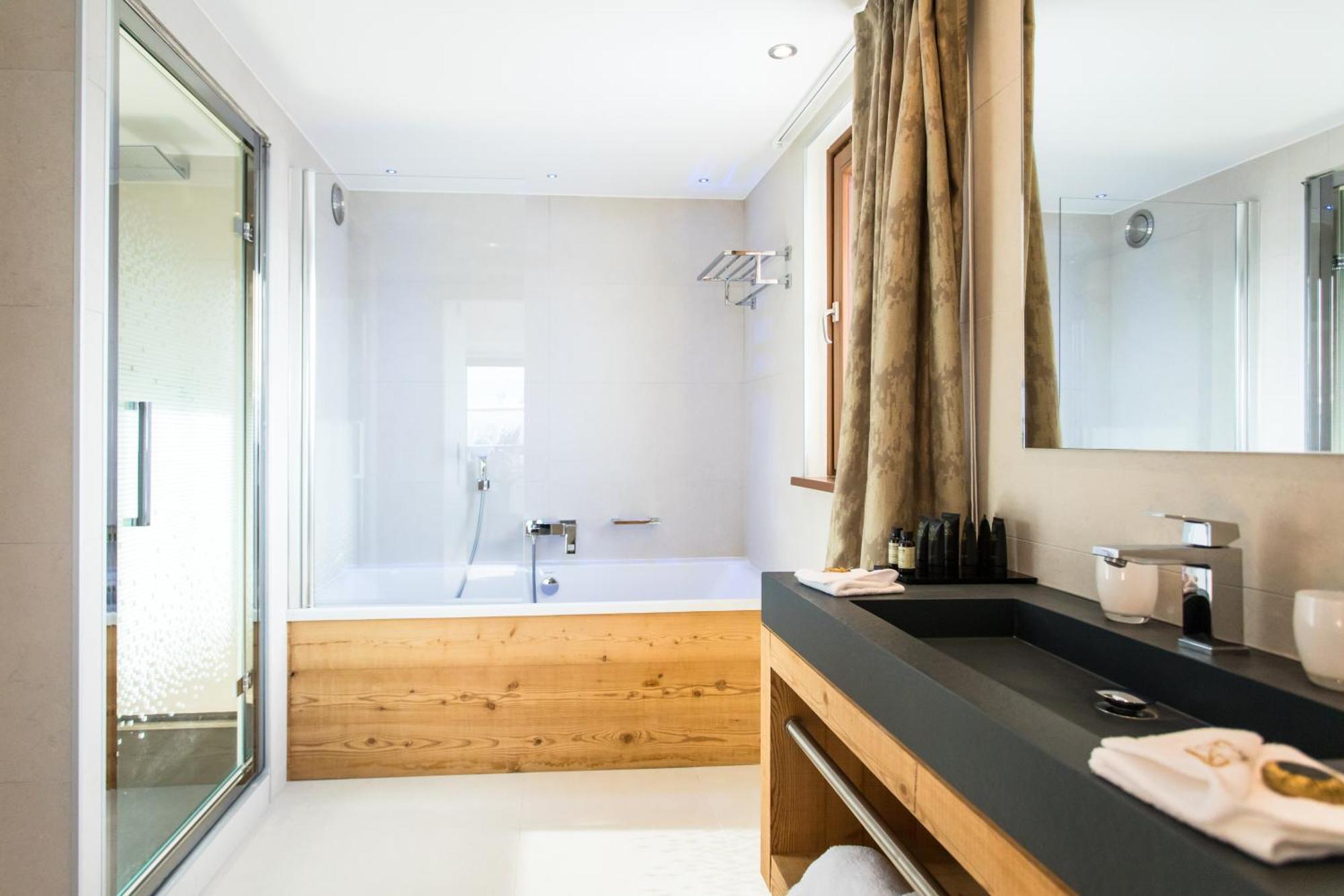 Suite with Balcony,1756661973:JPEG