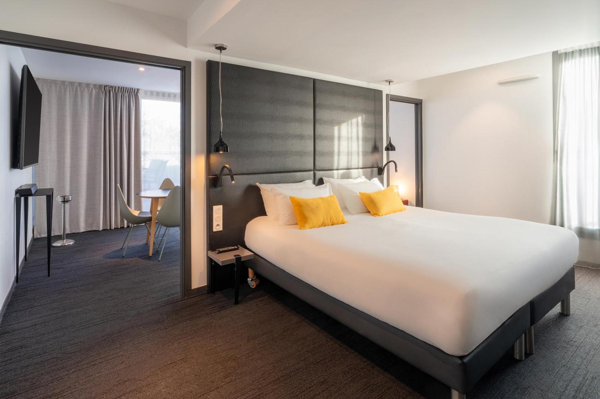 King Suite with Spa Bath and Terrace - Non-Smoking