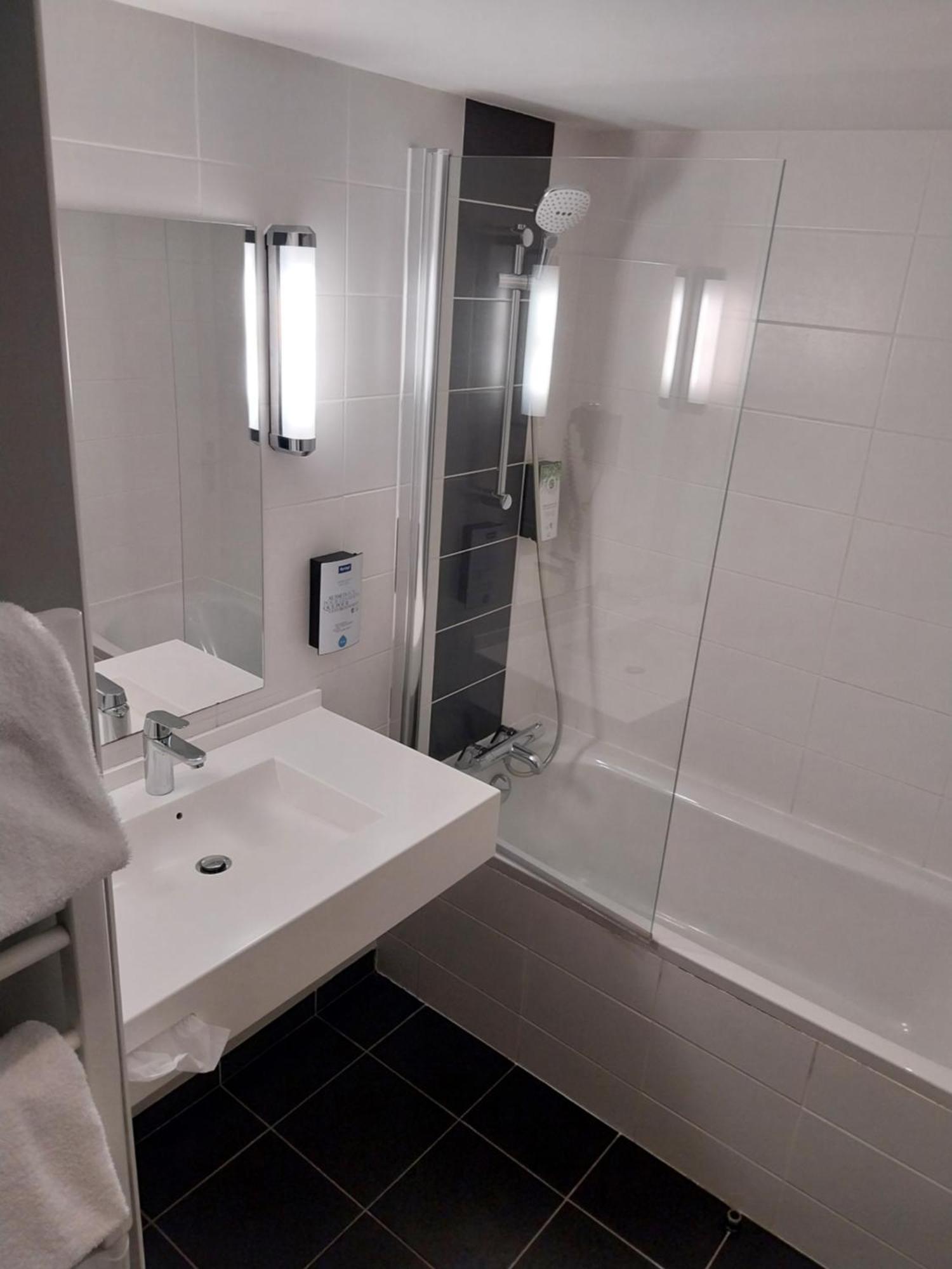 One Double Bed One Single Bed - Superior Room,1758520879:JPEG