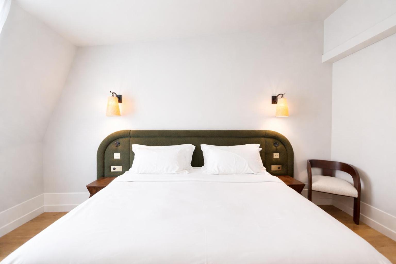 Deluxe Double Room,1765148466:JPEG