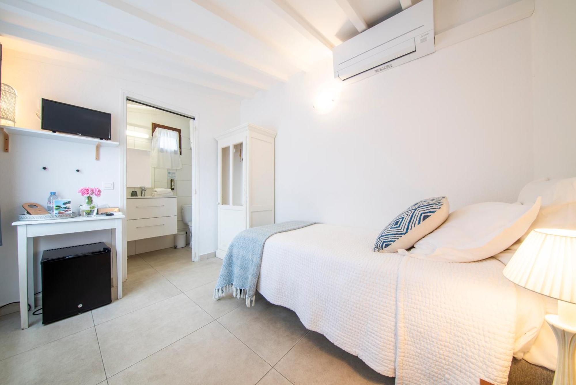 Small Single Room