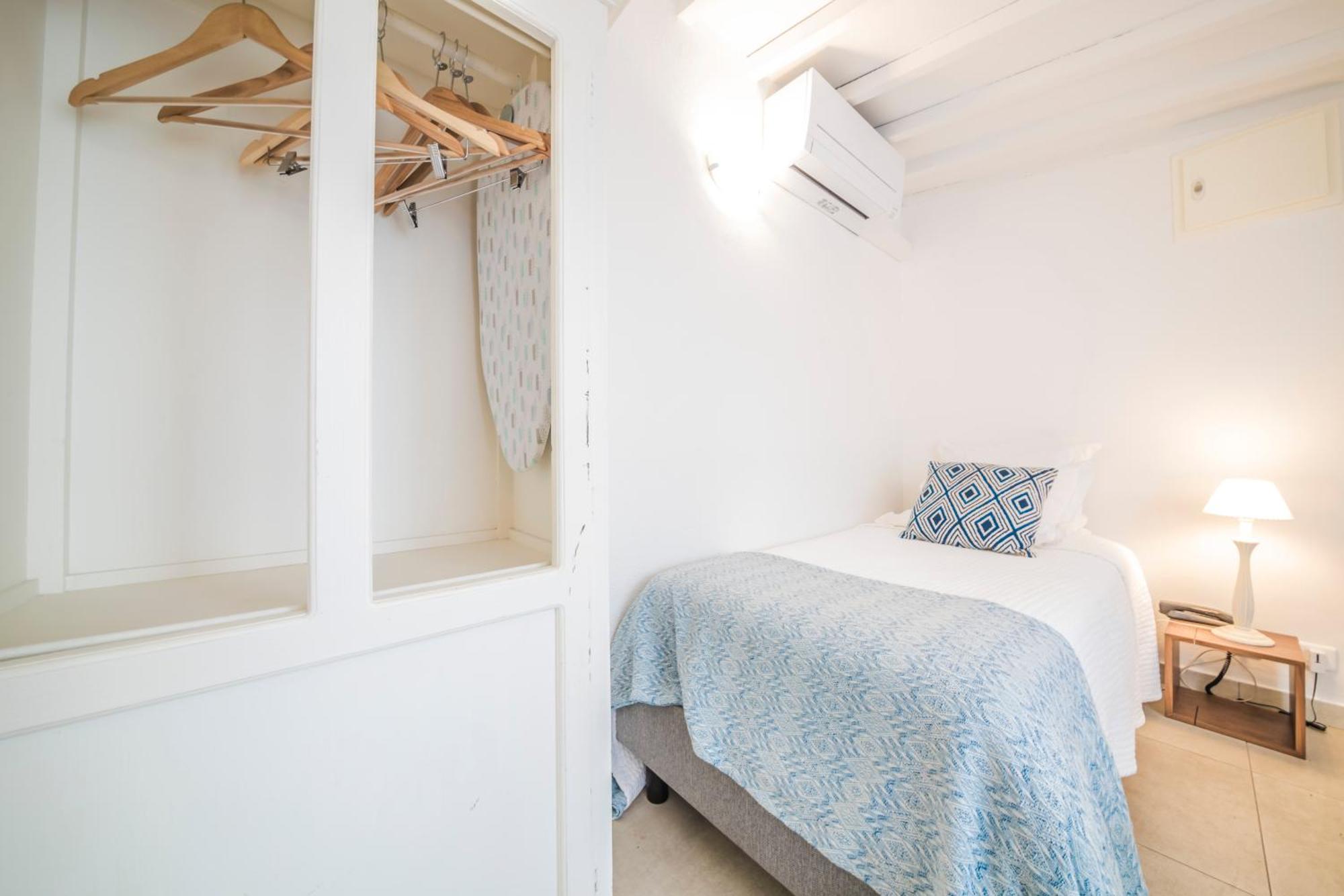 Small Single Room