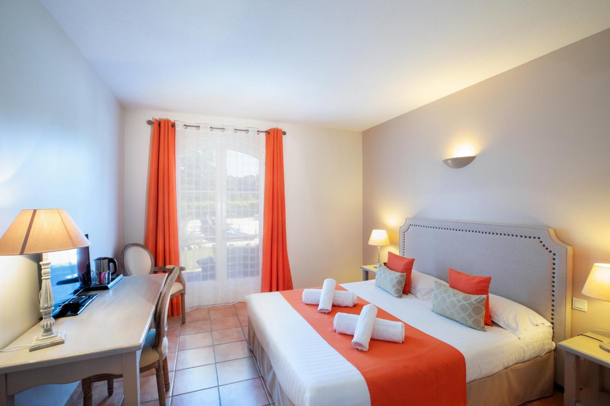 Deluxe Double Room Bath