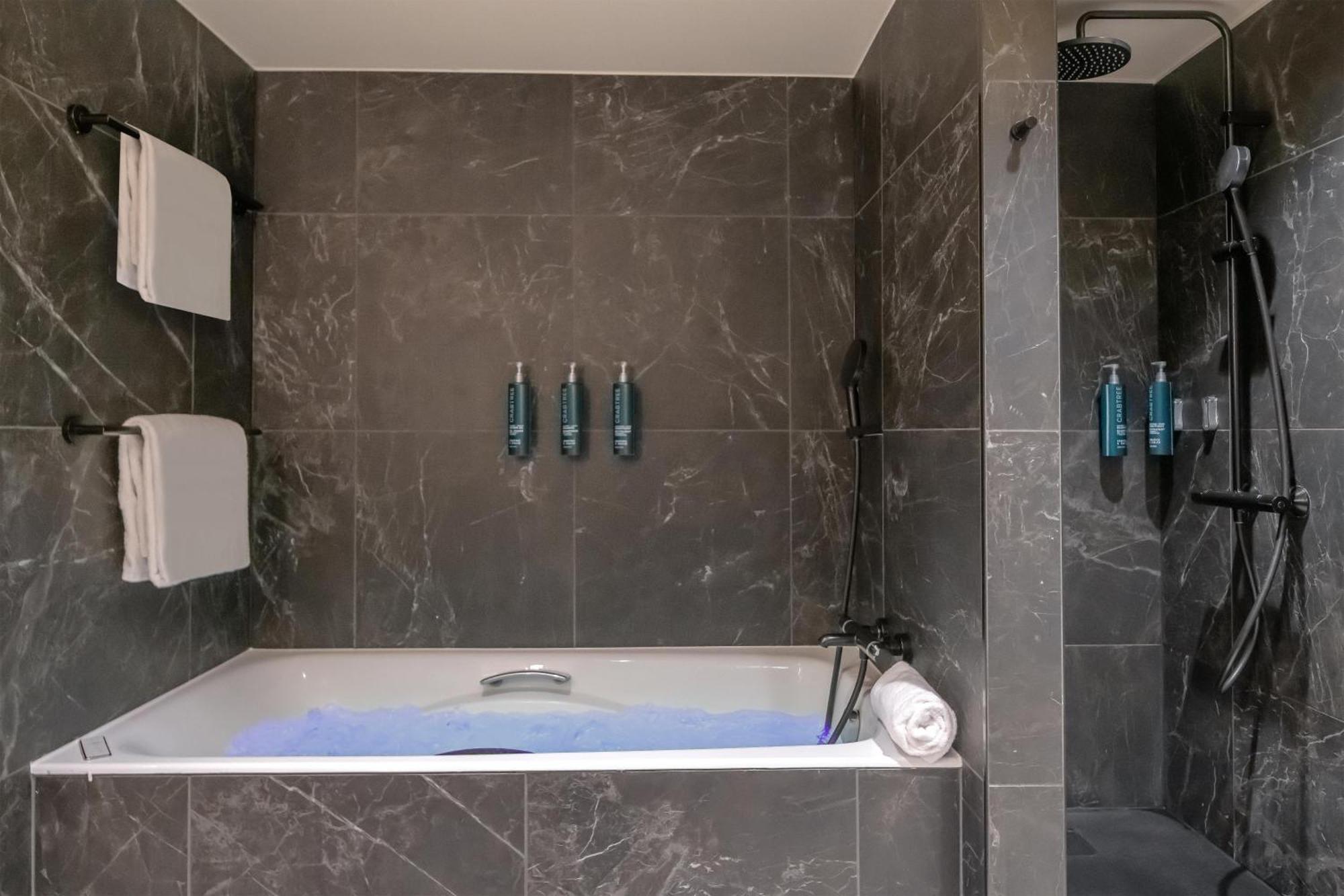 Relaxation King Room