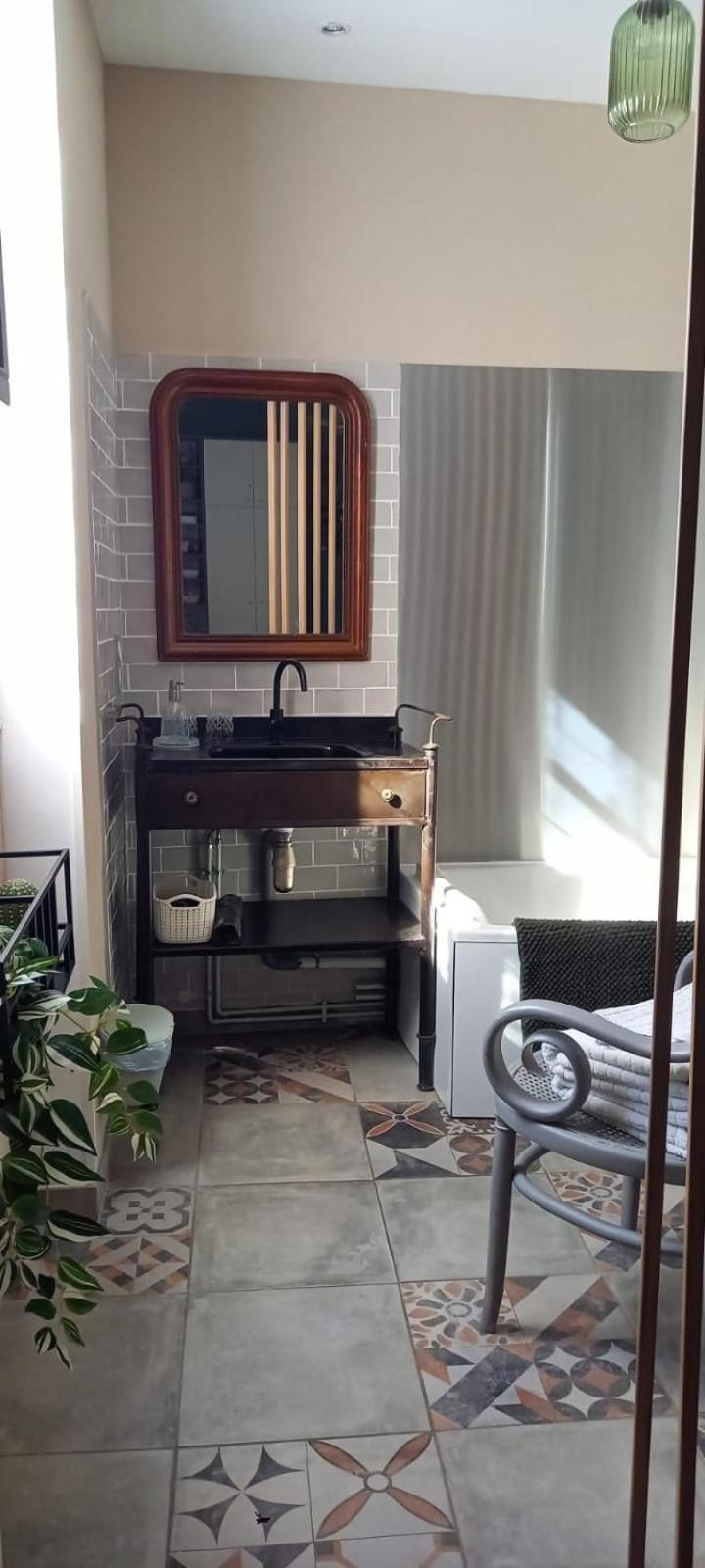 Double Room Private Bathroom