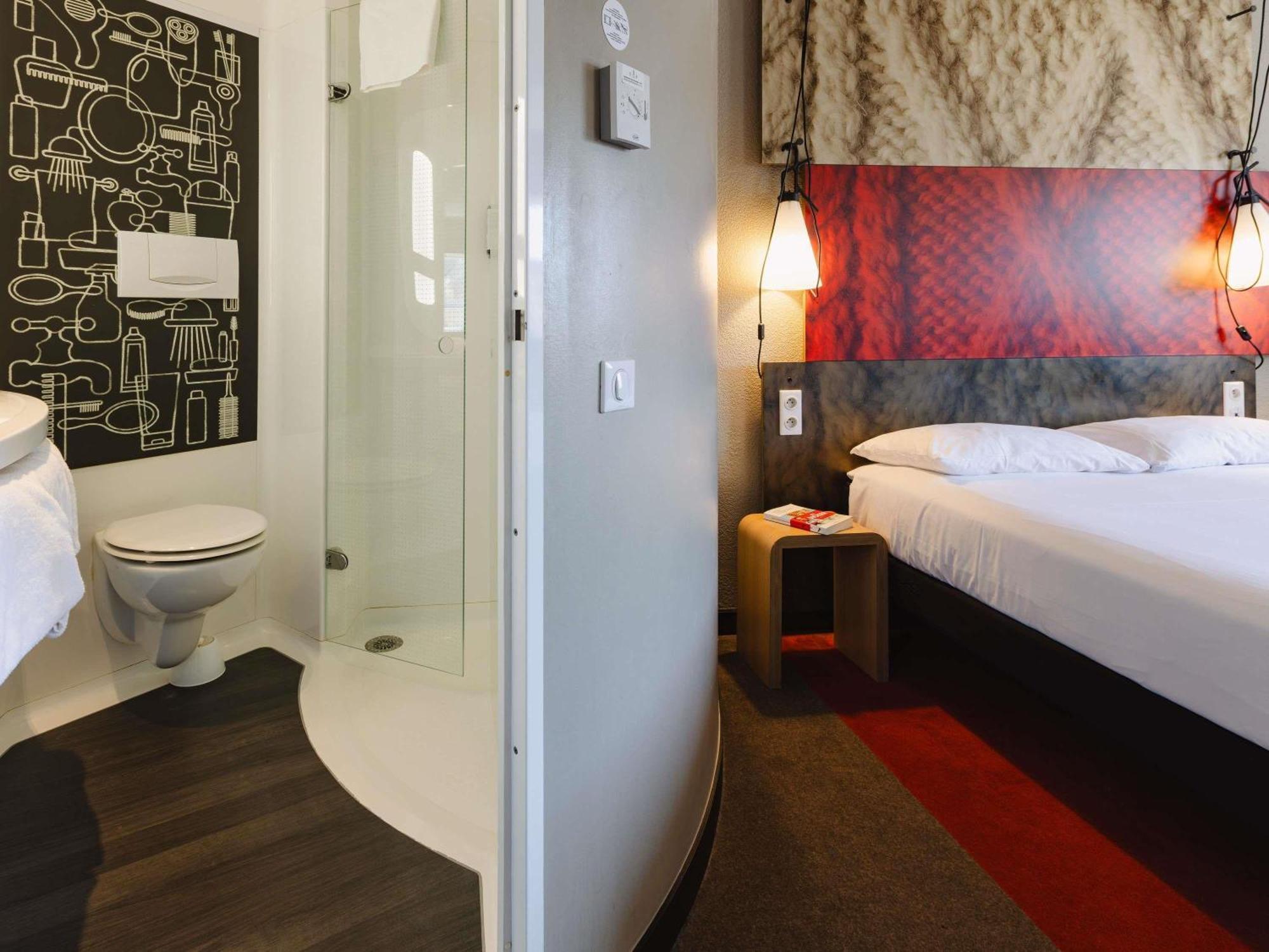 Standard Room 1 Double Bed 2 Single Beds