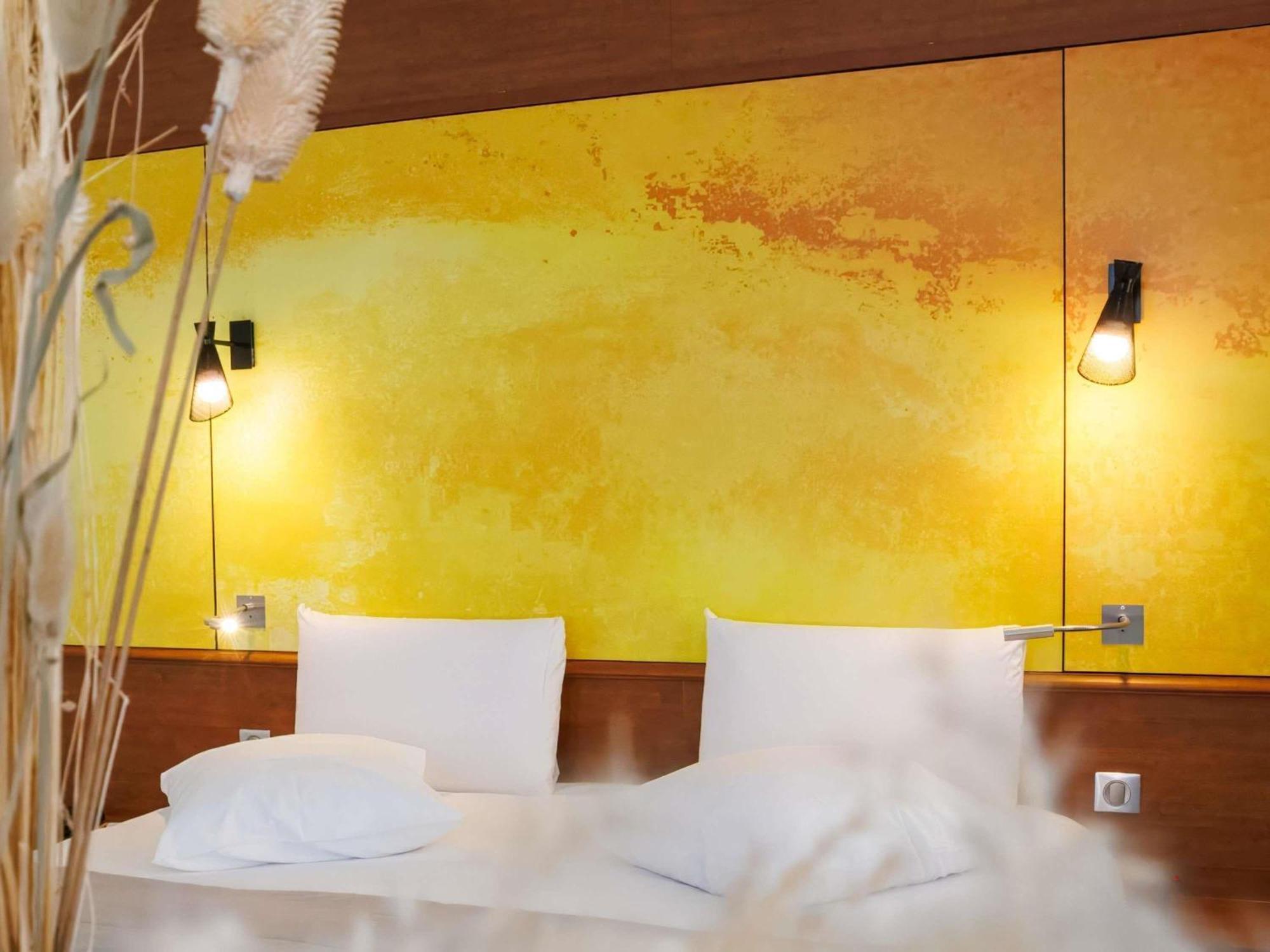 Suite One Double Bed One Sofa Bed