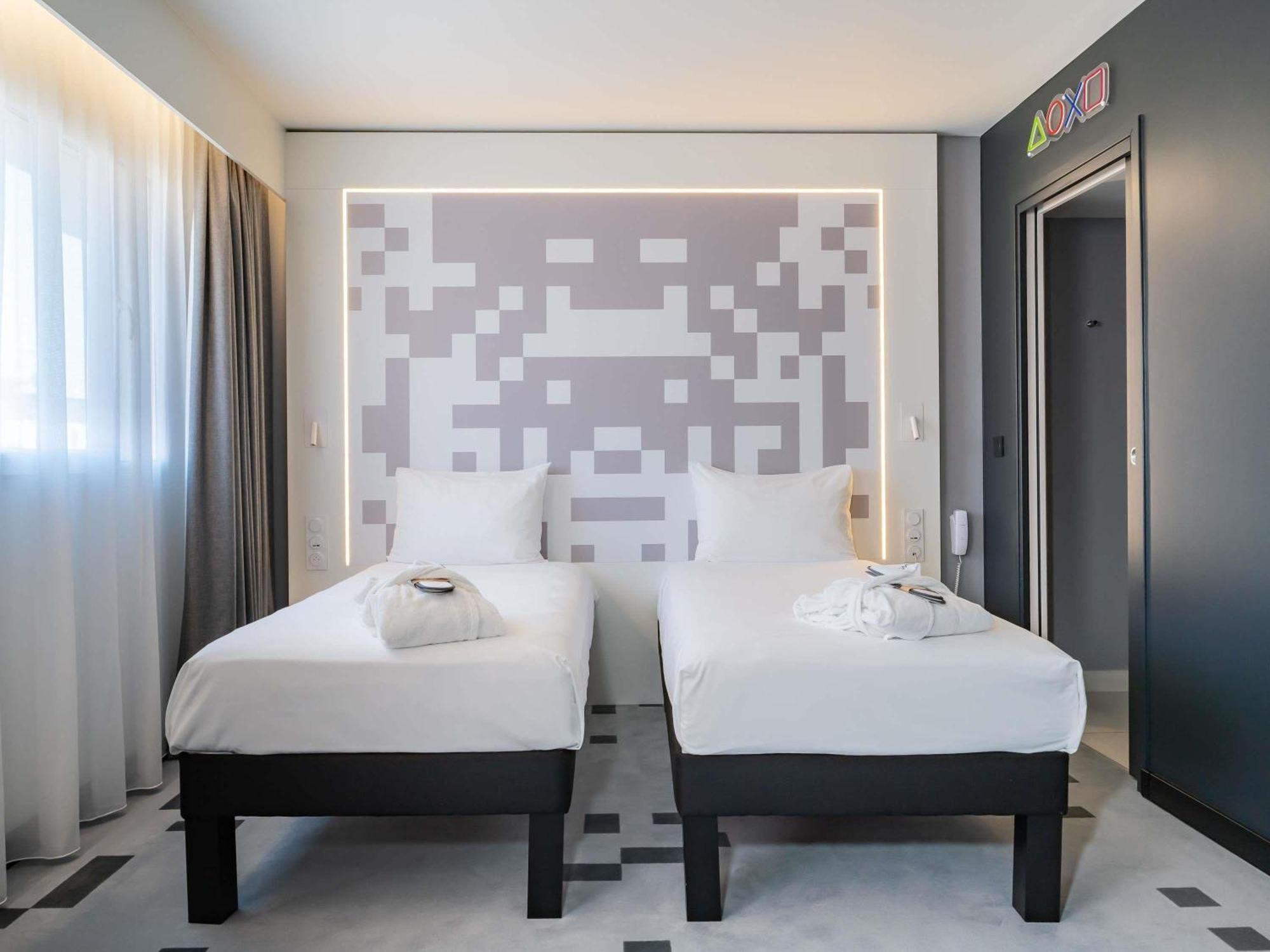 Standard Twin Room Sofa