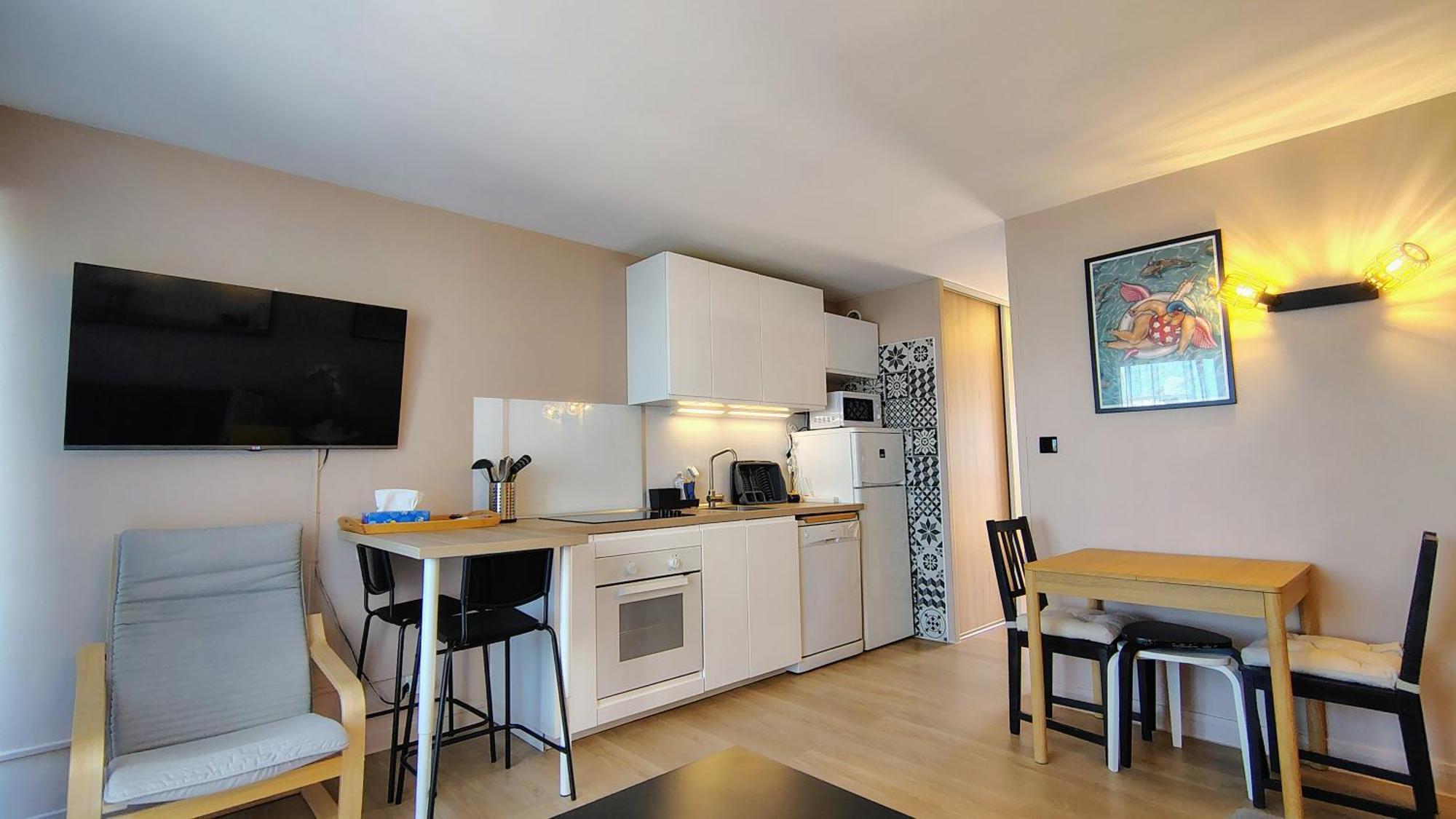 Superior One-Bedroom Apartment