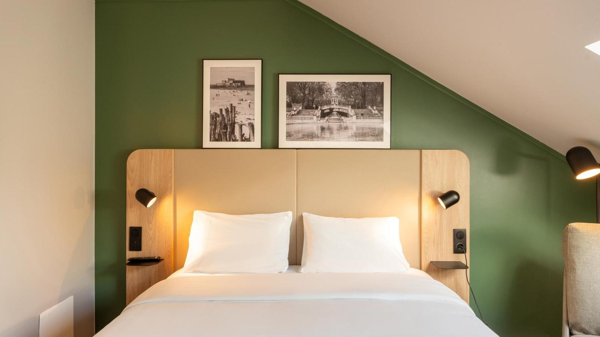 Standard Queen Room
