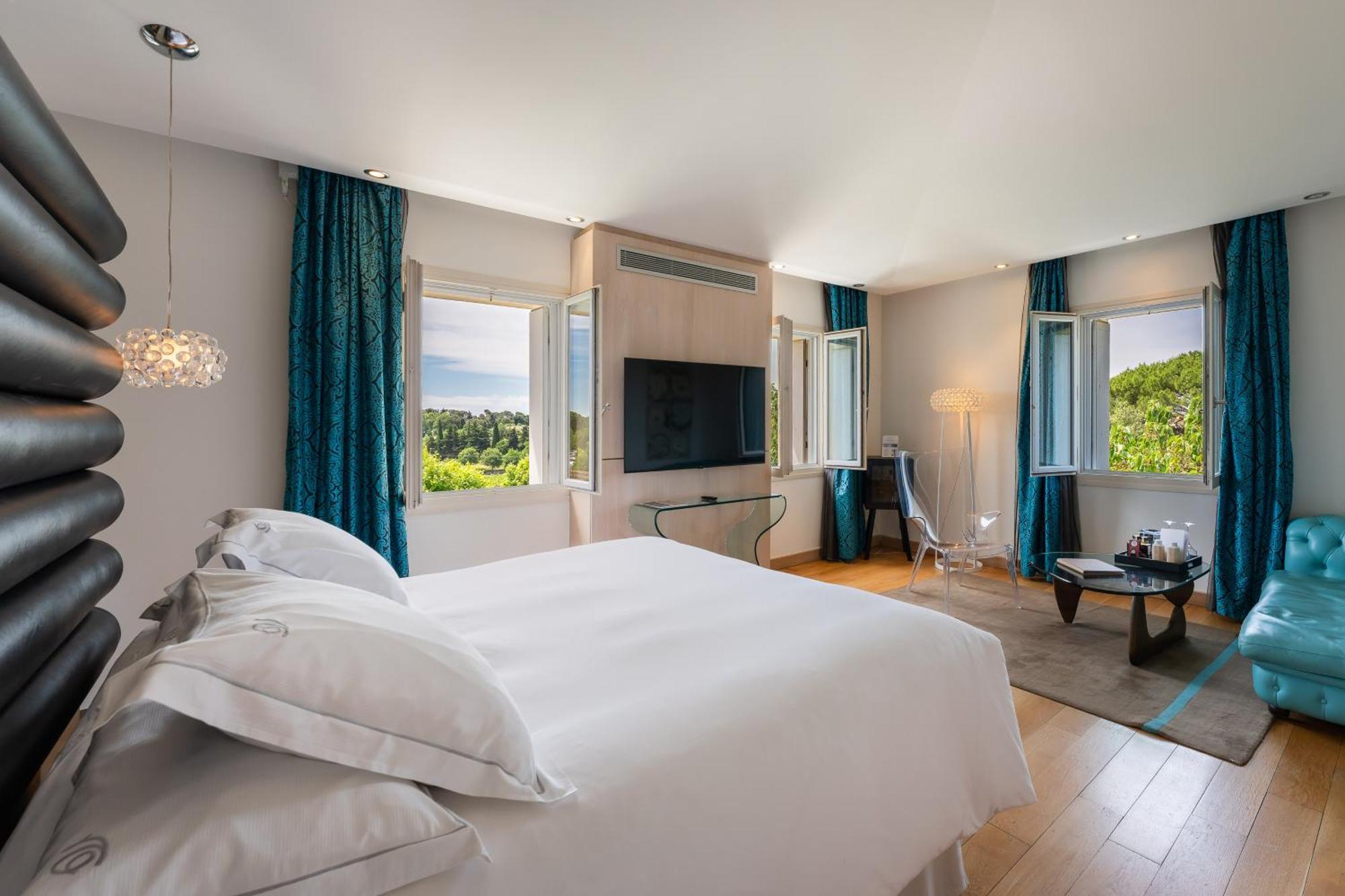 Deluxe Room Main Building