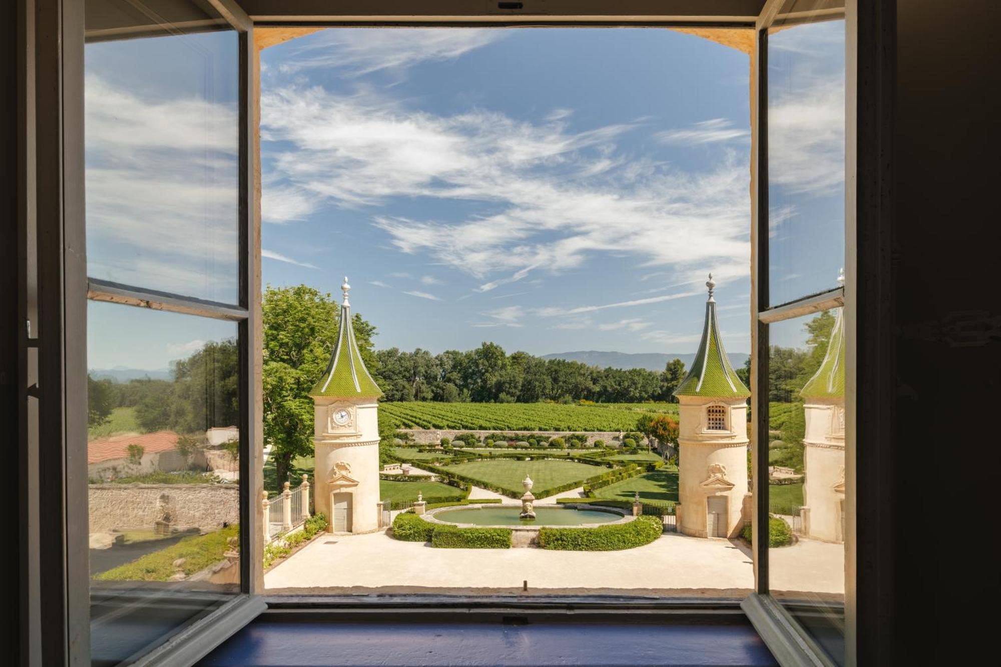 Deluxe Château Room