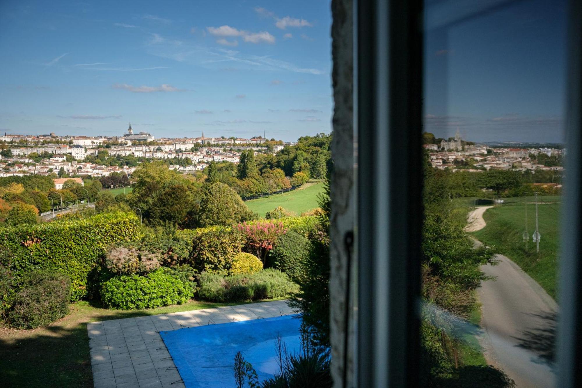 Queen Room Pool View