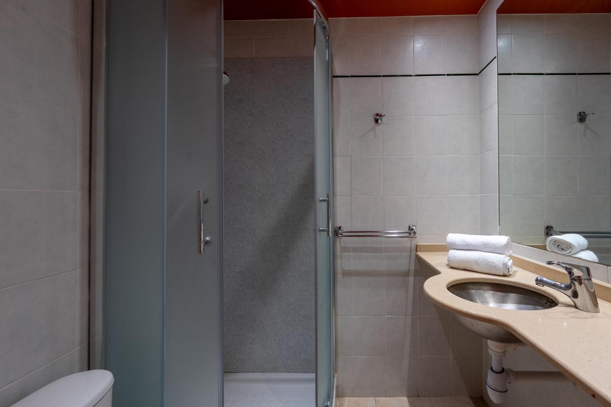 Triple Room with Shower