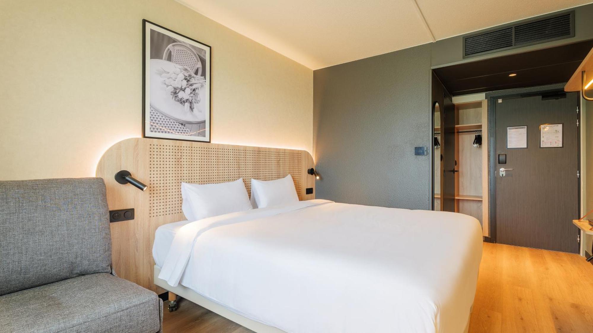Standard Room 1 Queen Bed 1 Sofa Bed