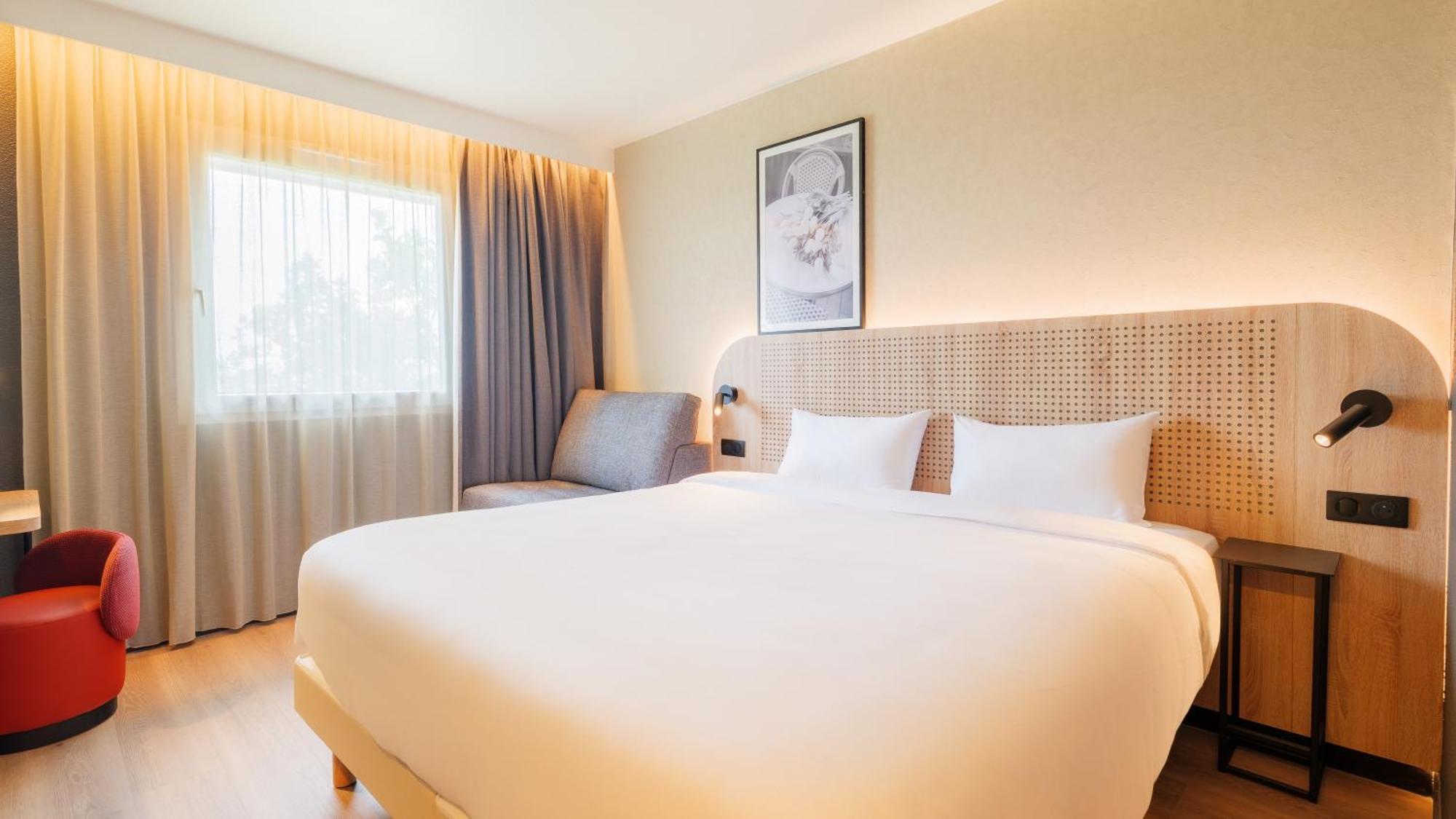 Standard Room 1 Queen Bed 1 Sofa Bed