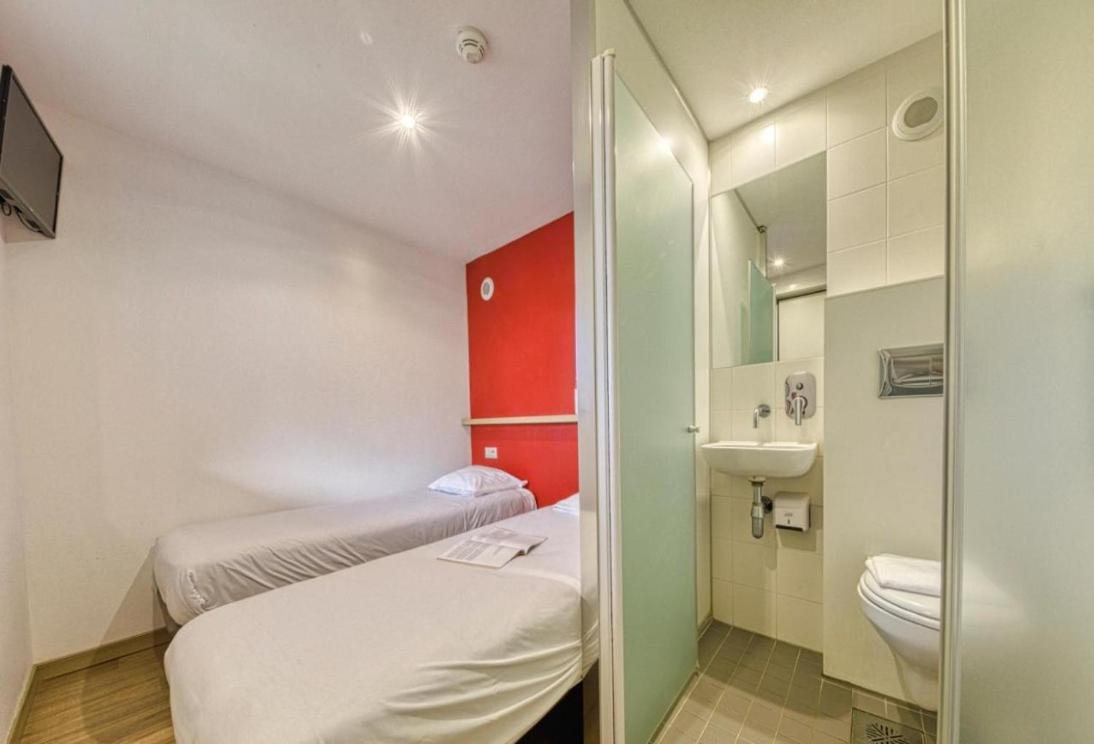 Tweepersoonskamer met 2 Aparte Bedden (Handdoeken, WiFi, TV)