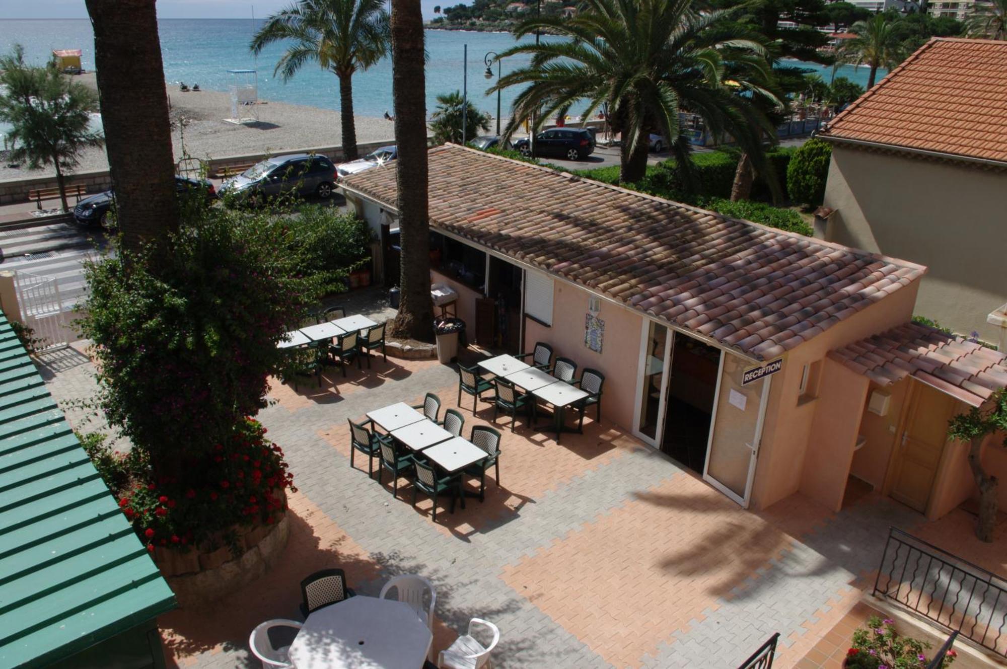 Standard Doppelzimmer mit Terrasse und Meerblick
