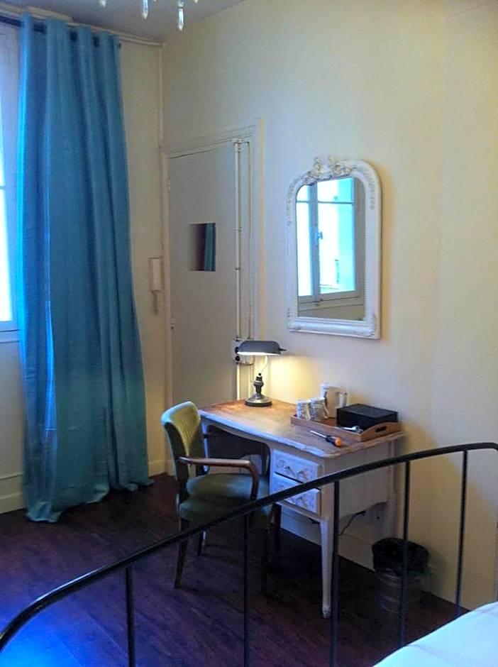 XL Room Private Bathroom