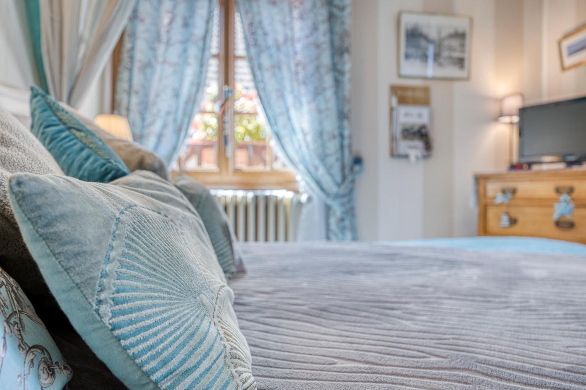 Double Room Partial Lake View