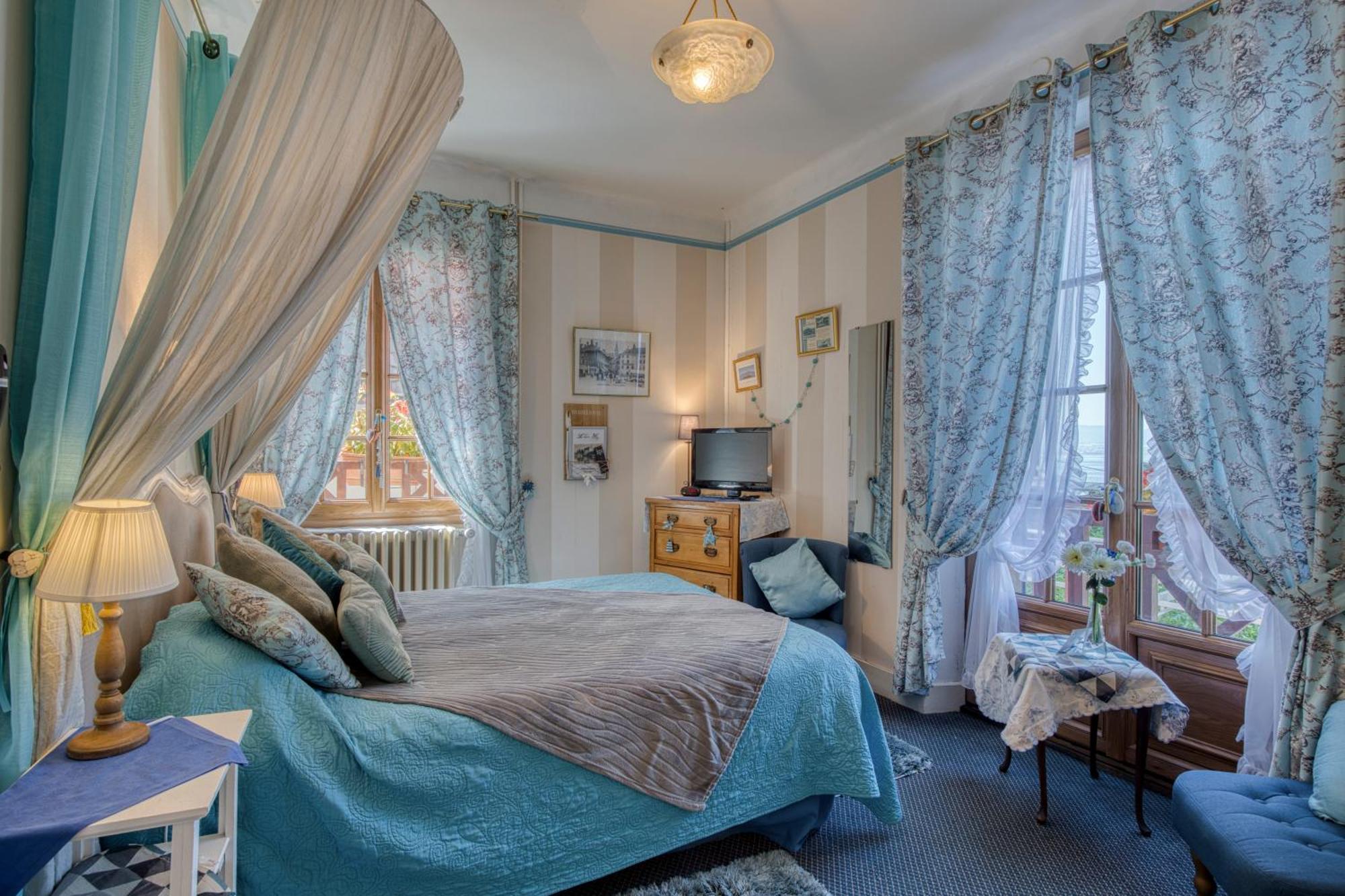Double Room Partial Lake View