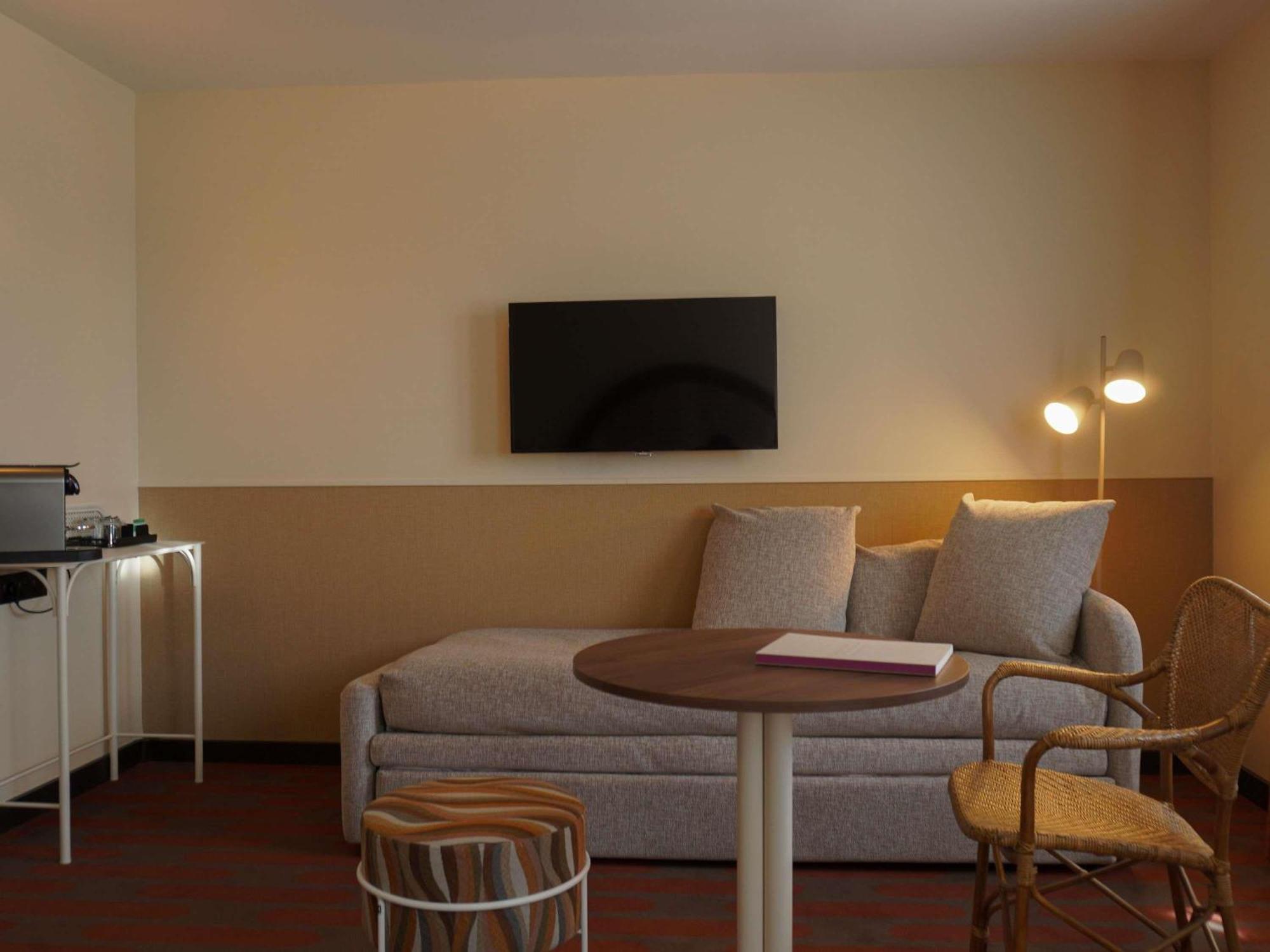Privilege Triple Room One Double one Sofa Bed
